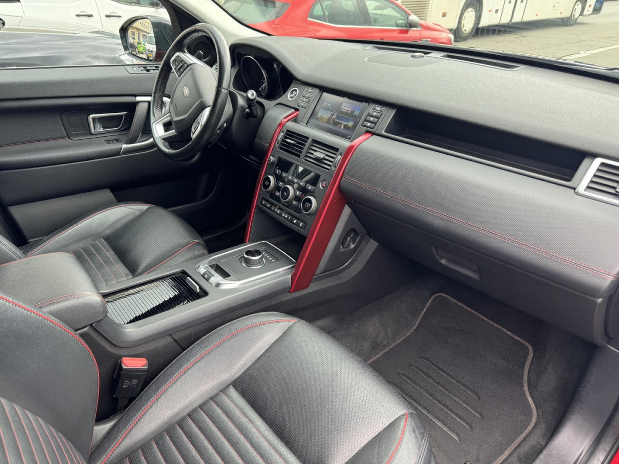 Land-Rover Discovery Sport 2.0 TD4 AWD 180 AUTO (2016) - Foto 3