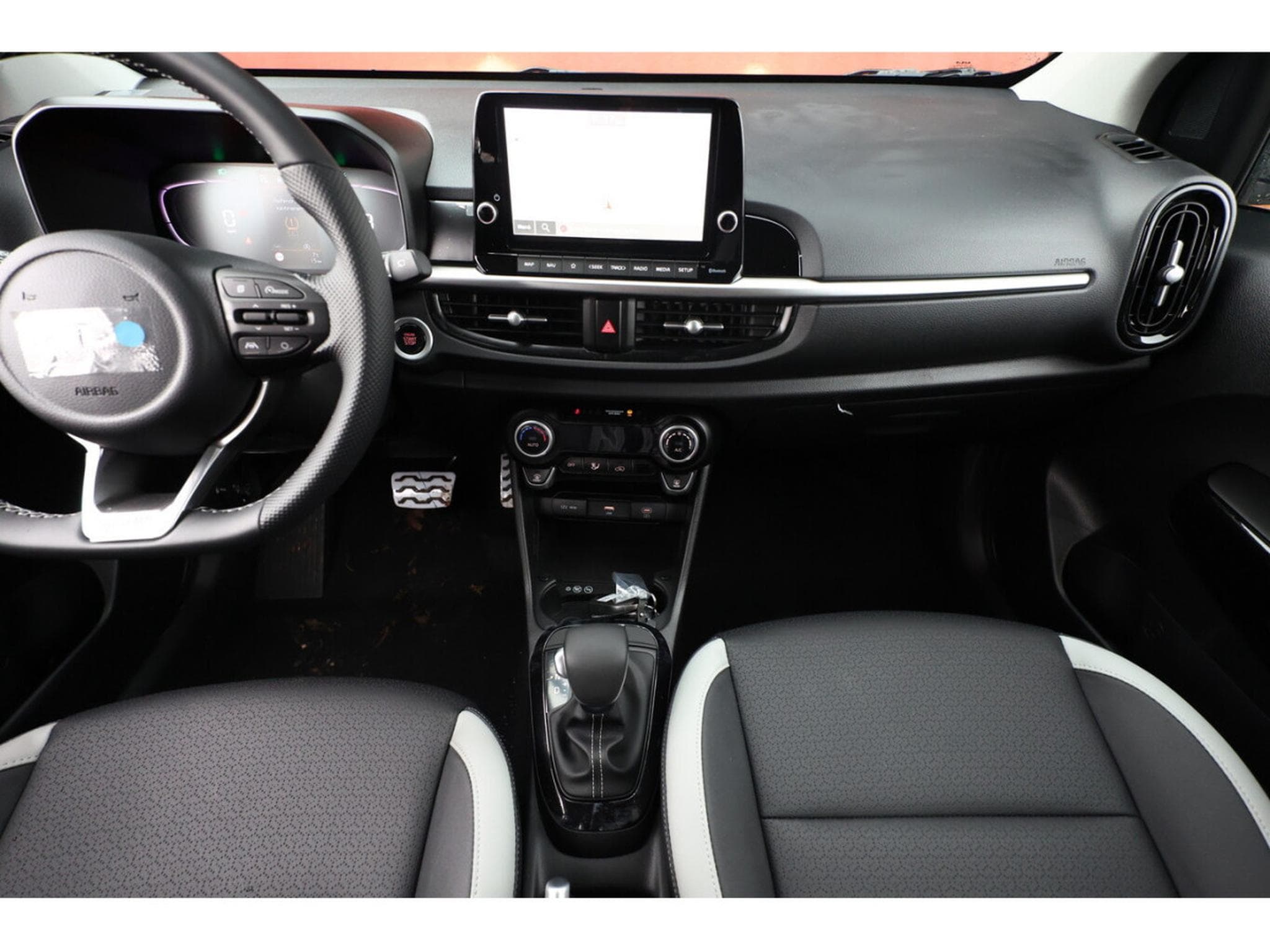 Kia Picanto 1.2 79 Auto GT-Line (2025) - Photo 9