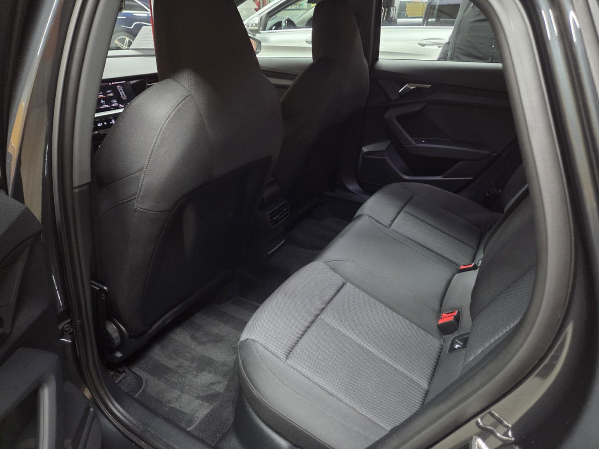 Audi A3 BERLINE TDI 150CV ATTRACTION (2024) - Photo 17