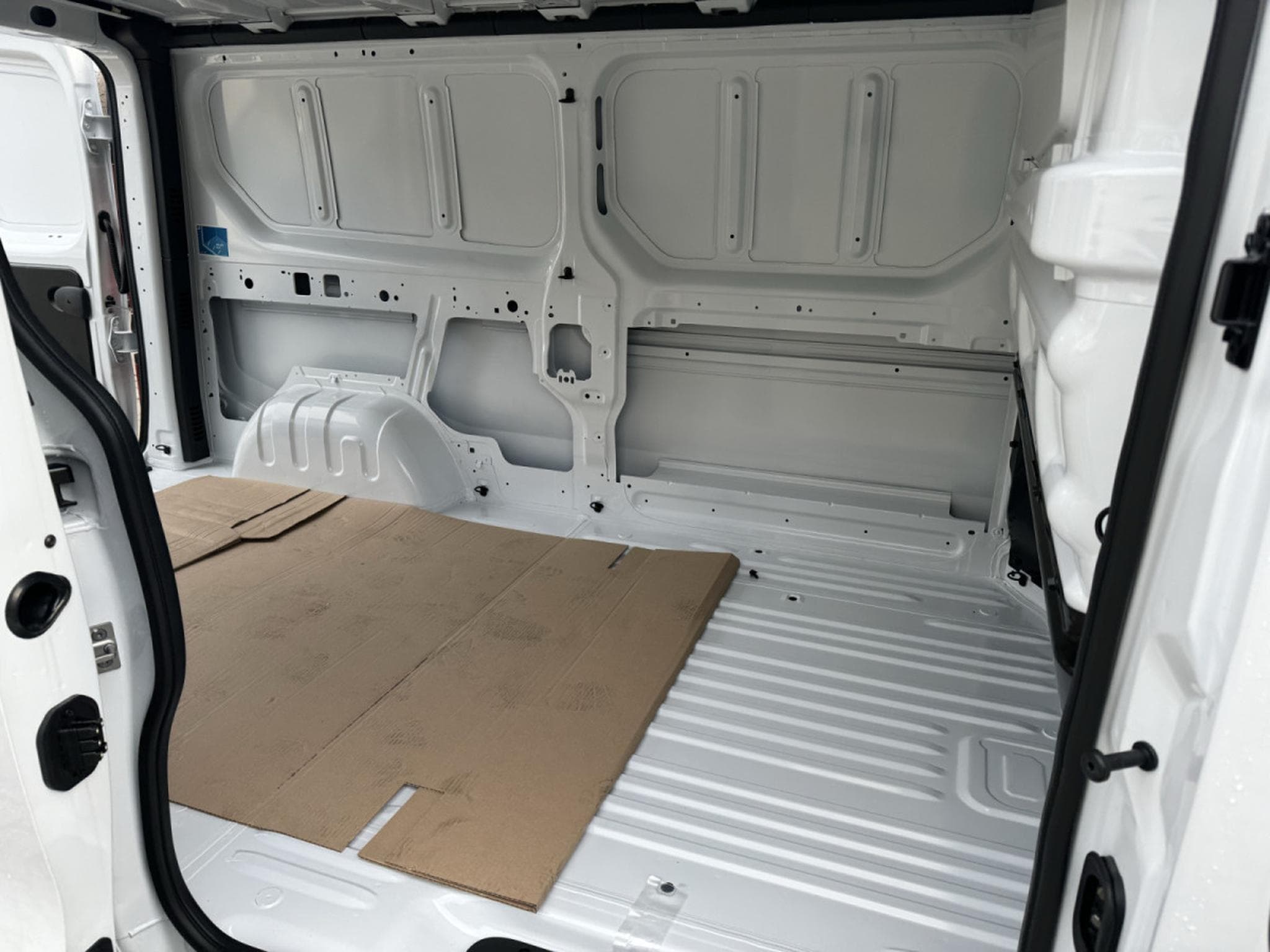 Renault Trafic 2.0 Dci 130 L2H1 (2025) - Foto 16