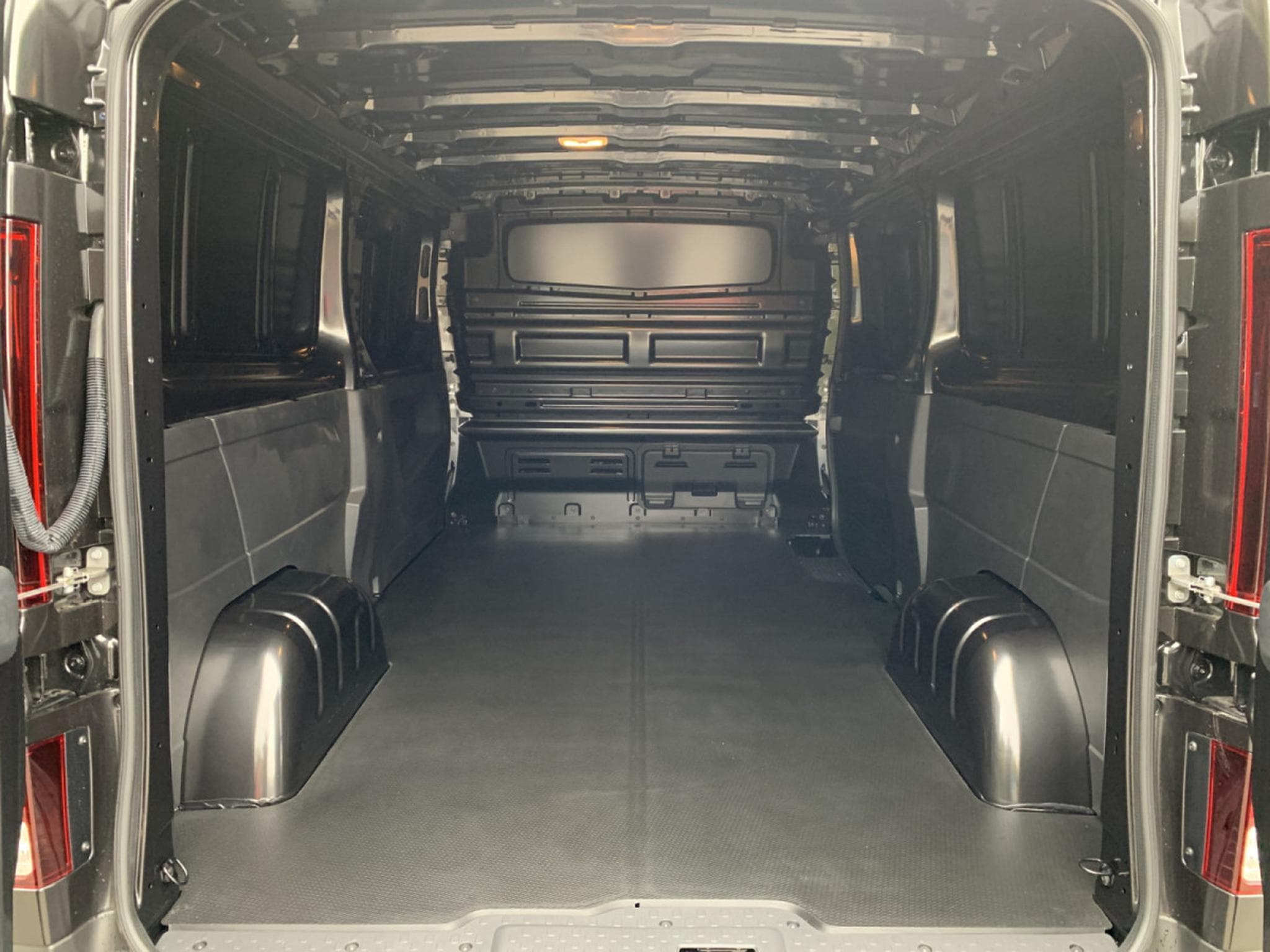 Renault Trafic 2.0 Dci 170 AT9 L2H1 (2025) - Foto 8