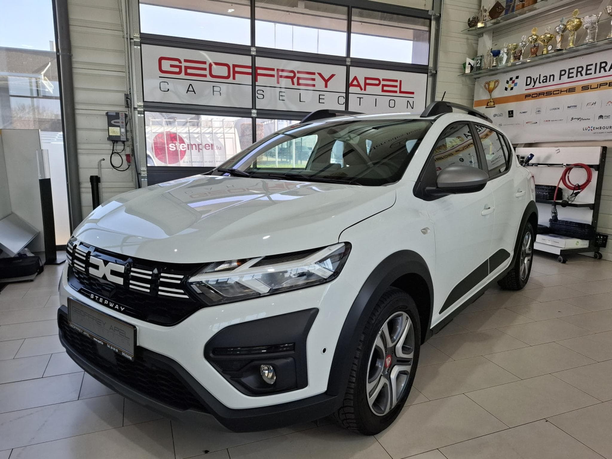 Dacia Sandero 1.0 TCe 90 Stepway, B.Auto., 1 HAND, CAMERA, NAVI, PDC, REGU (2023) - Photo 1