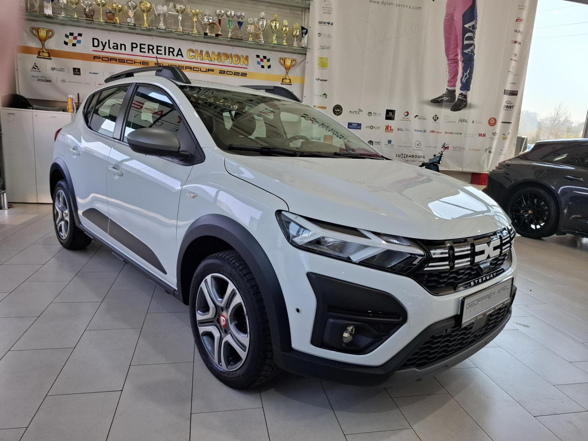 Dacia Sandero 1.0 TCe 90 Stepway, B.Auto., 1 HAND, CAMERA, NAVI, PDC, REGU (2023) - Photo 4