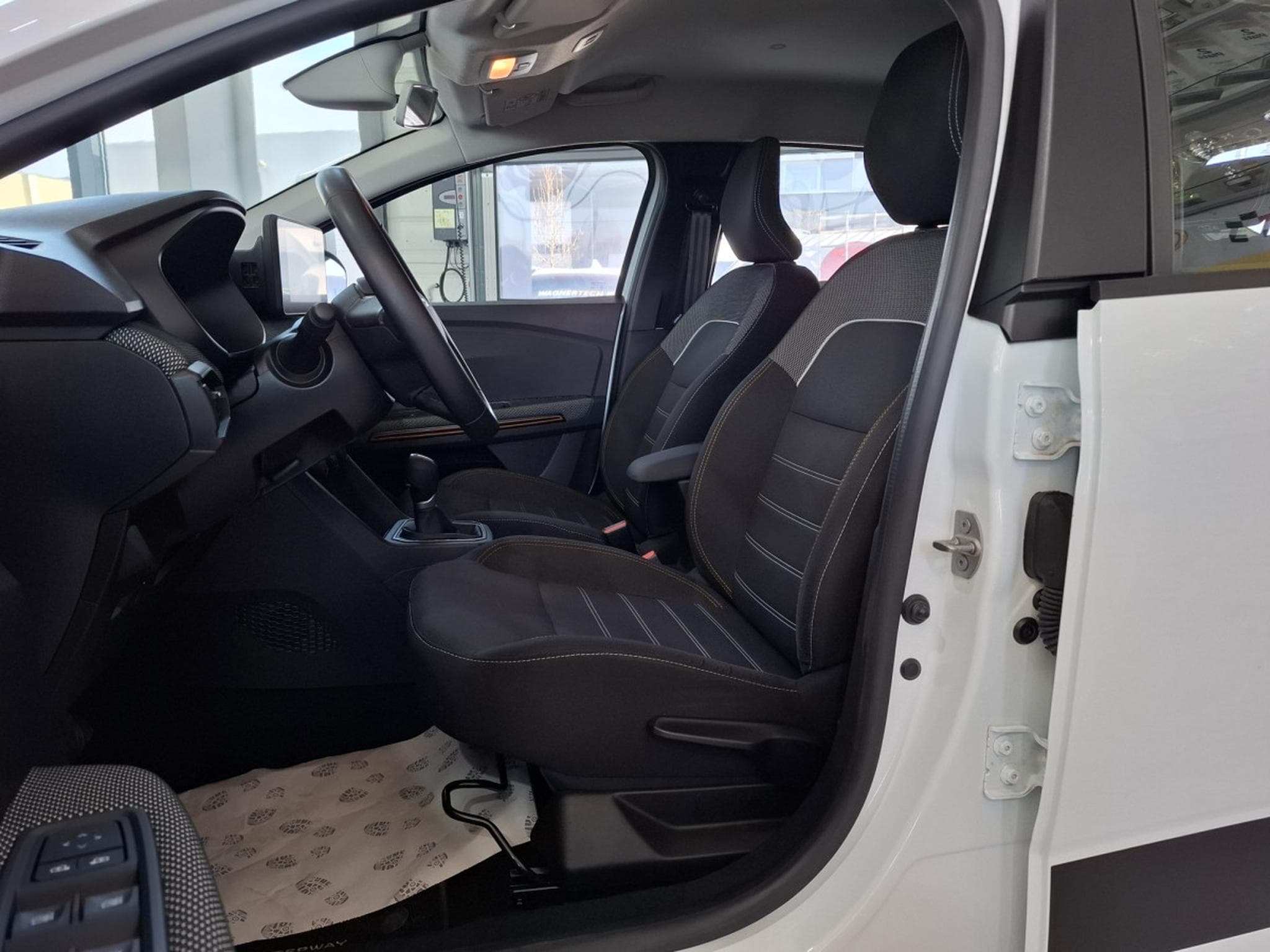 Dacia Sandero 1.0 TCe 90 Stepway, B.Auto., 1 HAND, CAMERA, NAVI, PDC, REGU (2023) - Photo 6