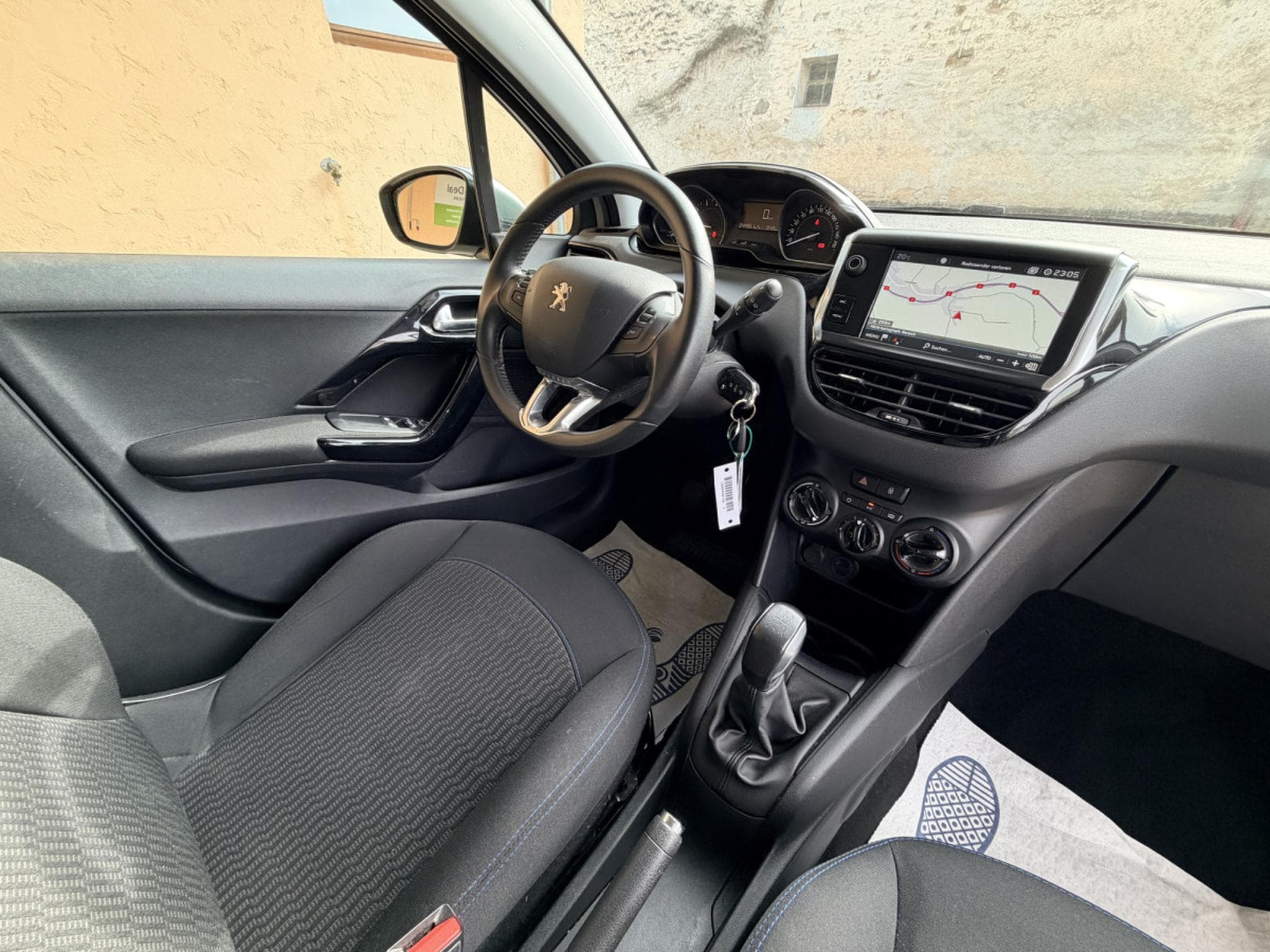 Peugeot 208 1.2 Signature 45.000km (2018) - Photo 7