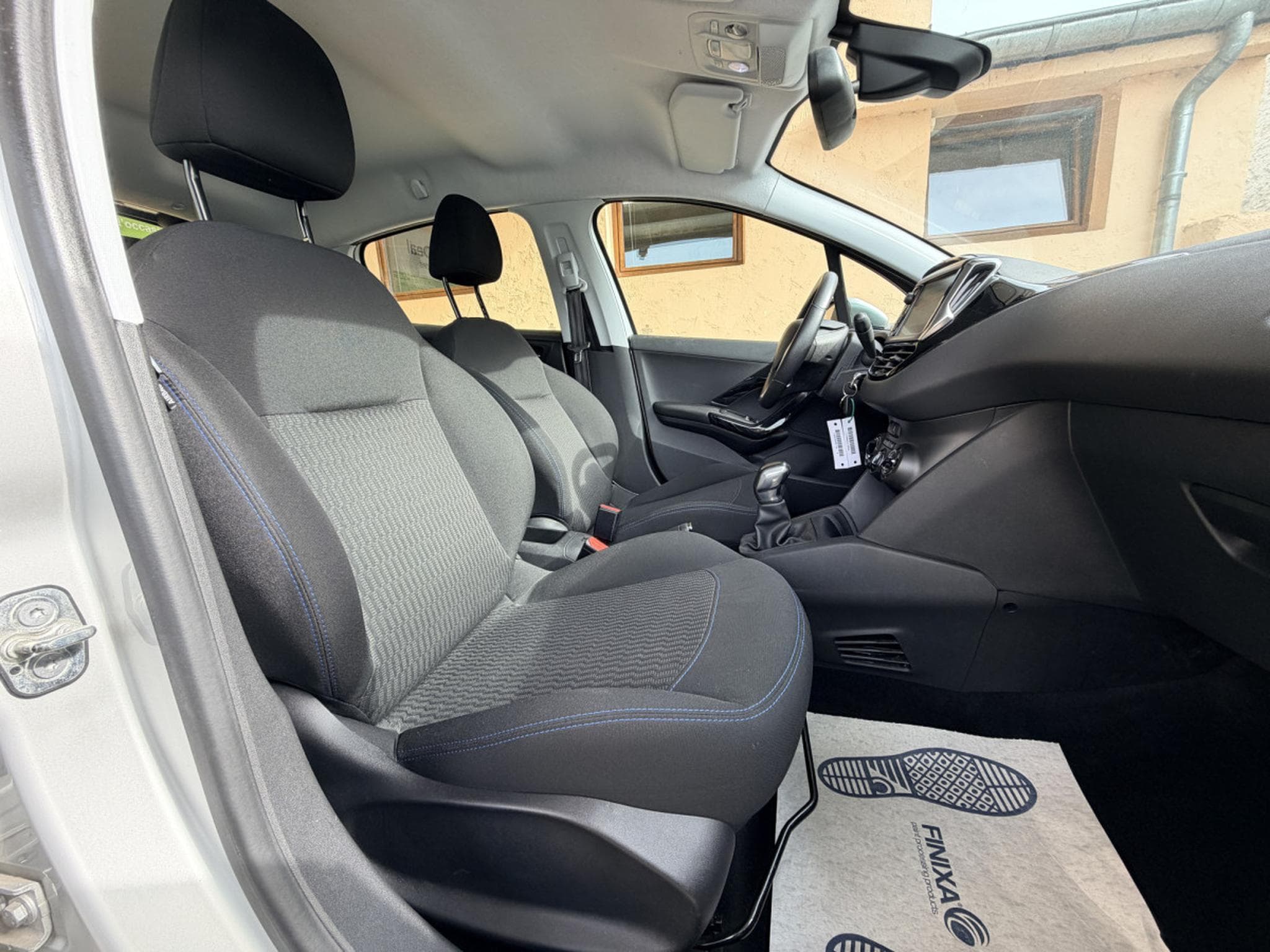 Peugeot 208 1.2 Signature 45.000km (2018) - Photo 8