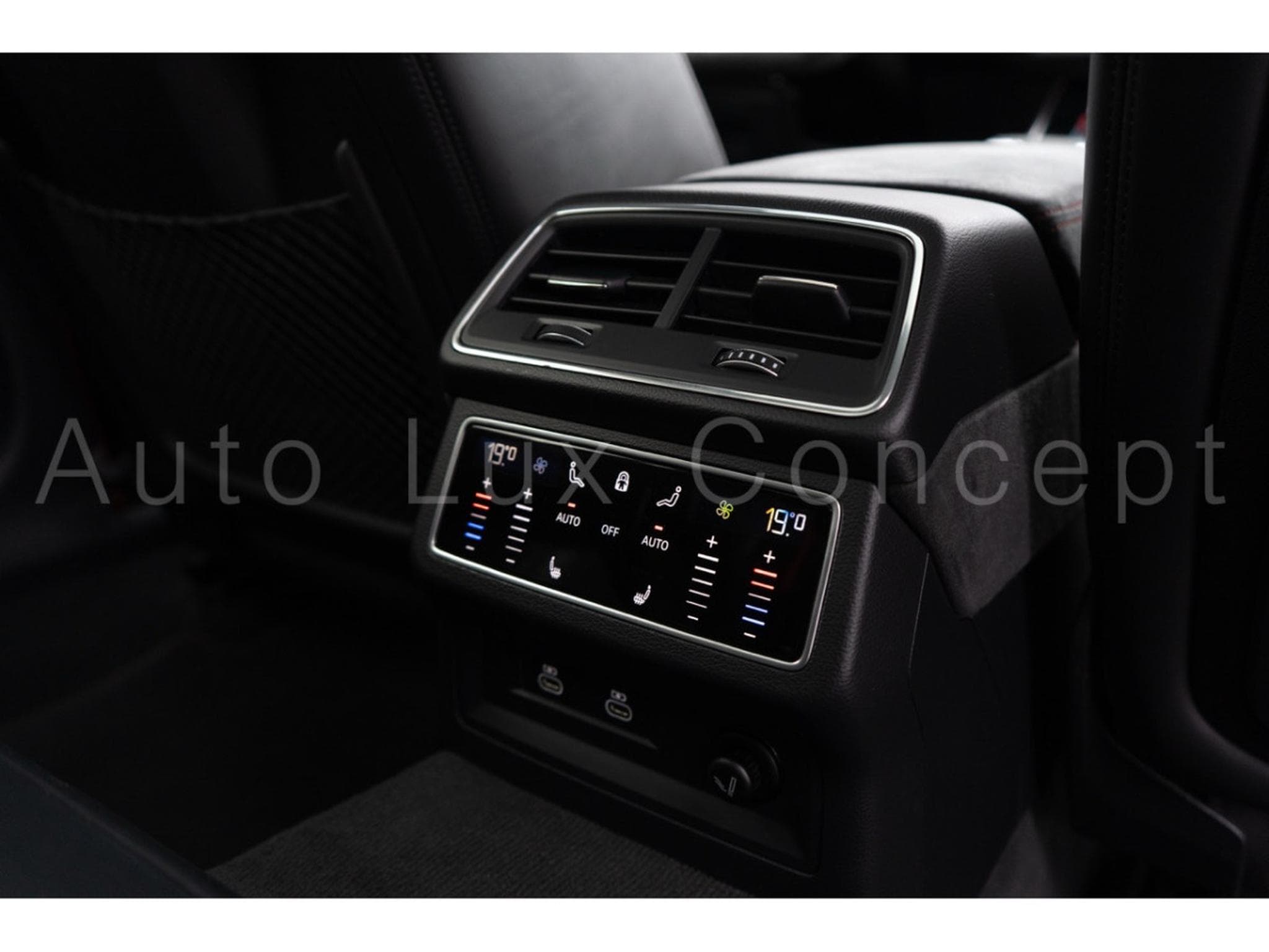 Audi RS6 Avant performance 4.0 TFSI quattro (2024) - Photo 24