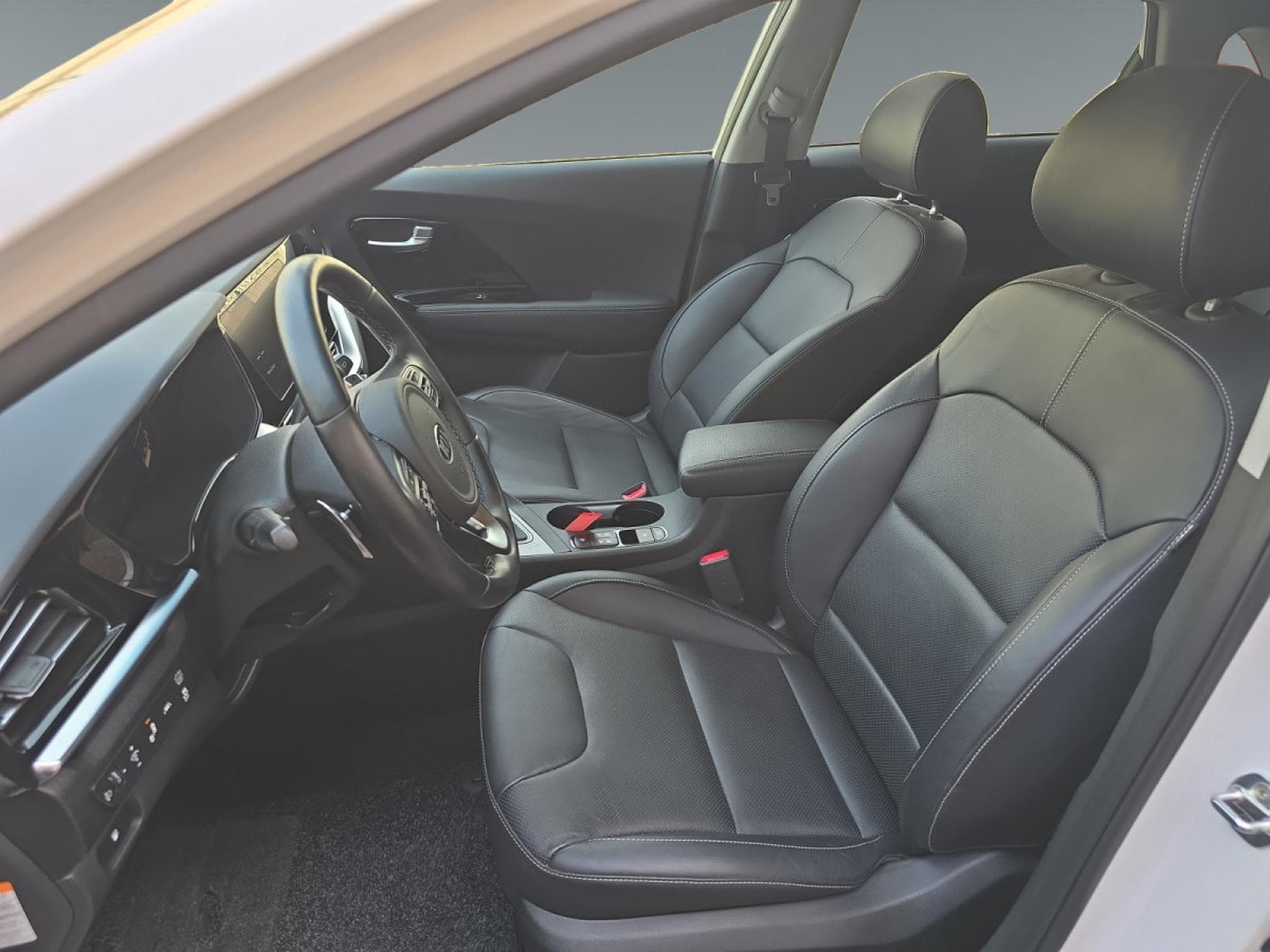 Kia Niro Sense (UVO) 1.6 GDi HEV 6DCT (2020) - Photo 10