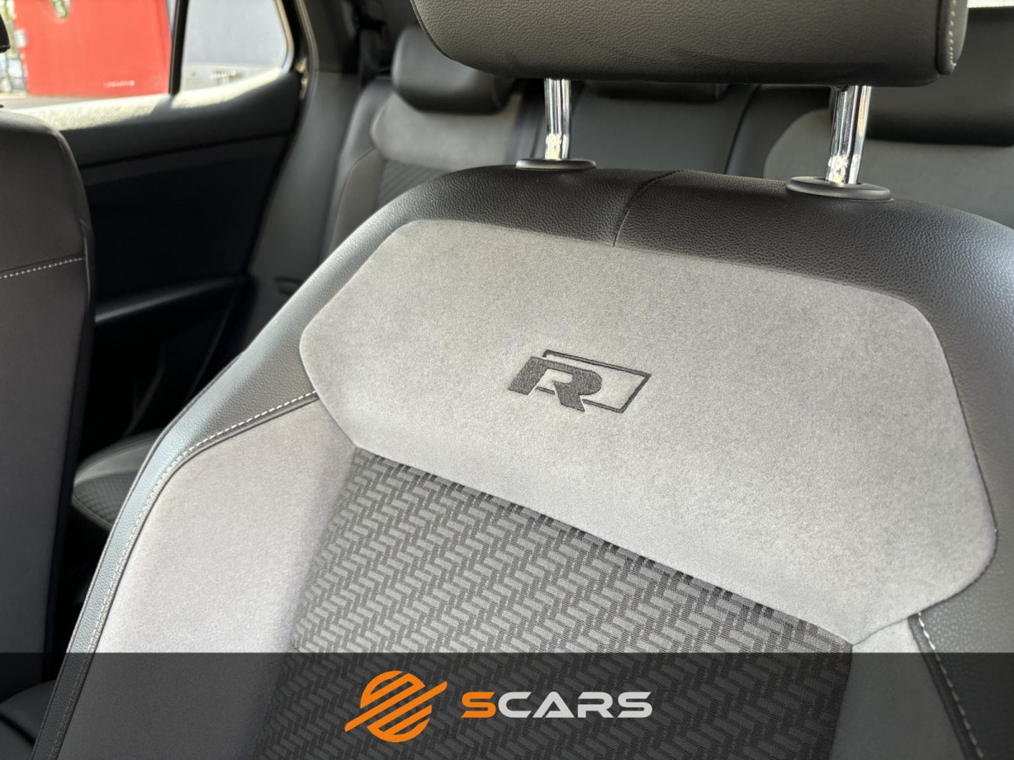 VW T-Cross R-Line 1.0 Tsi DSG 110cv (2021) - Photo 10