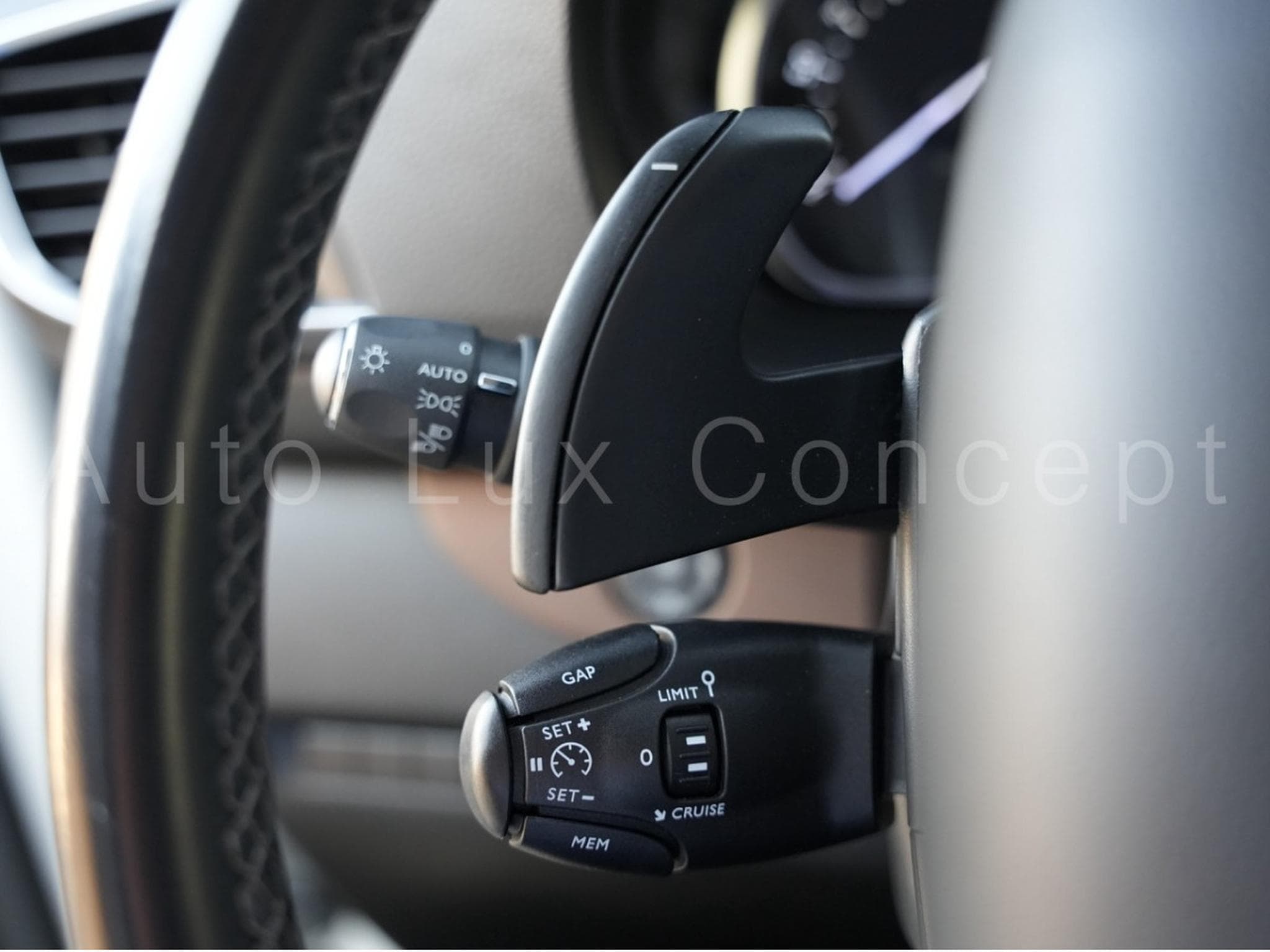 Toyota Proace 2.0 D-4D 177 ch AT8 L2 Shuttle Comfort 8 places (2020) - Photo 18