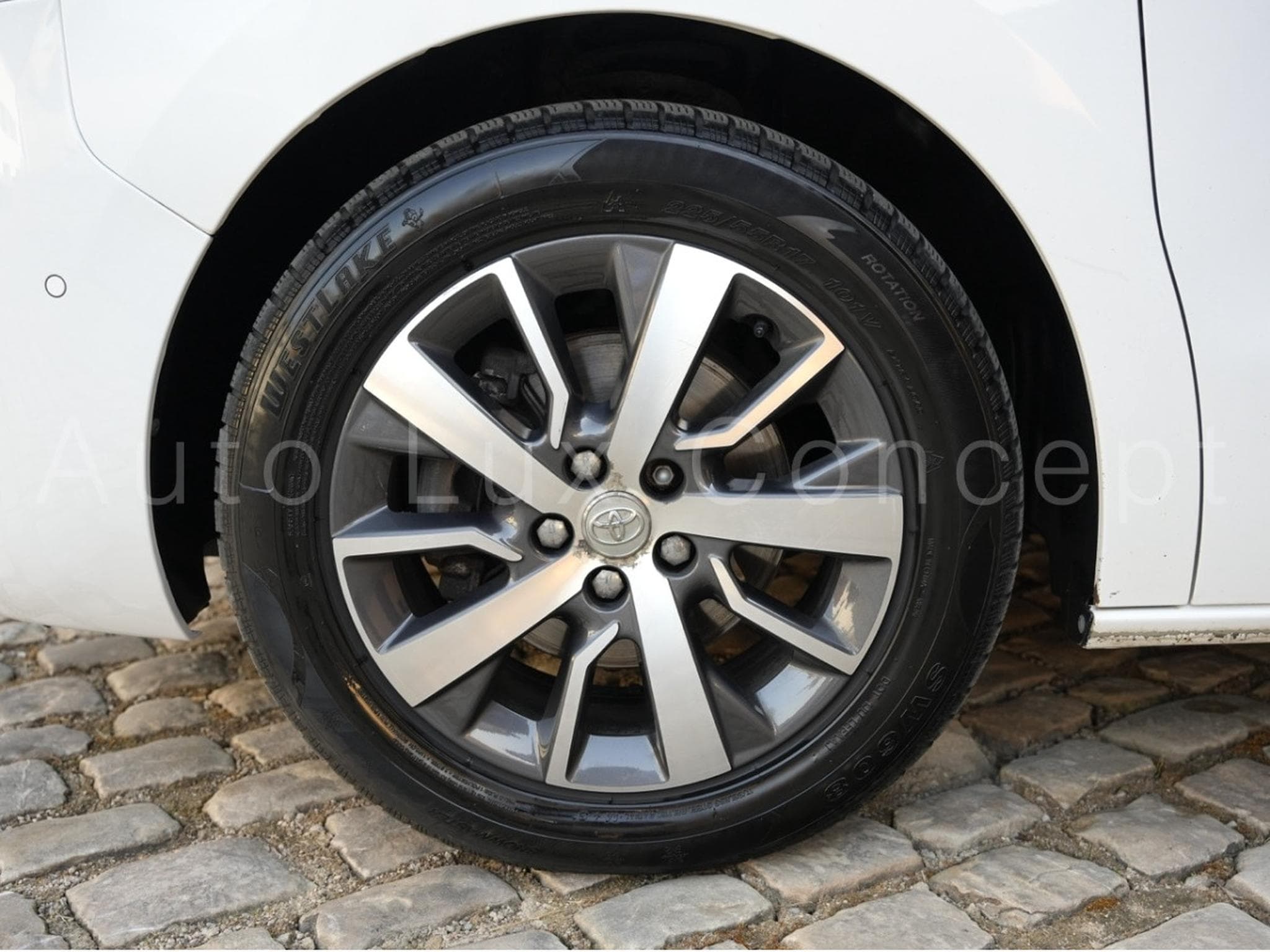 Toyota Proace 2.0 D-4D 177 ch AT8 L2 Shuttle Comfort 8 places (2020) - Photo 27