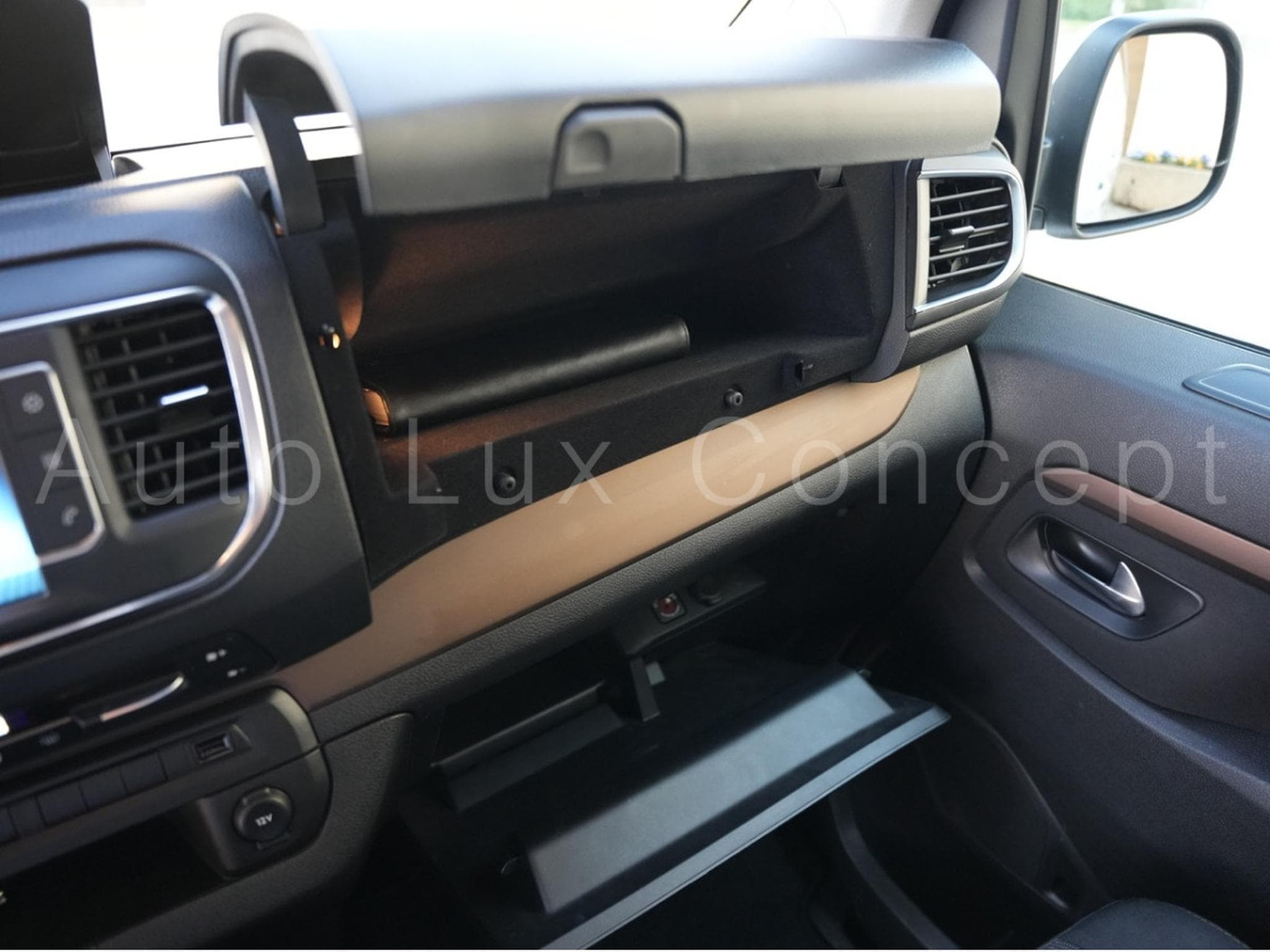 Toyota Proace 2.0 D-4D 177 ch AT8 L2 Shuttle Comfort 8 places (2020) - Photo 30