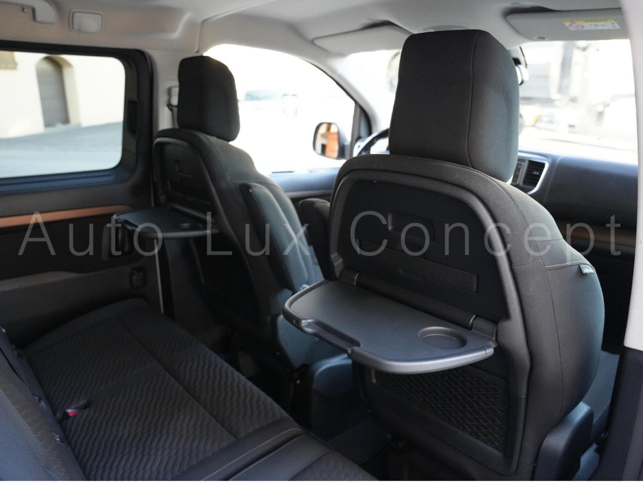 Toyota Proace 2.0 D-4D 177 ch AT8 L2 Shuttle Comfort 8 places (2020) - Photo 9