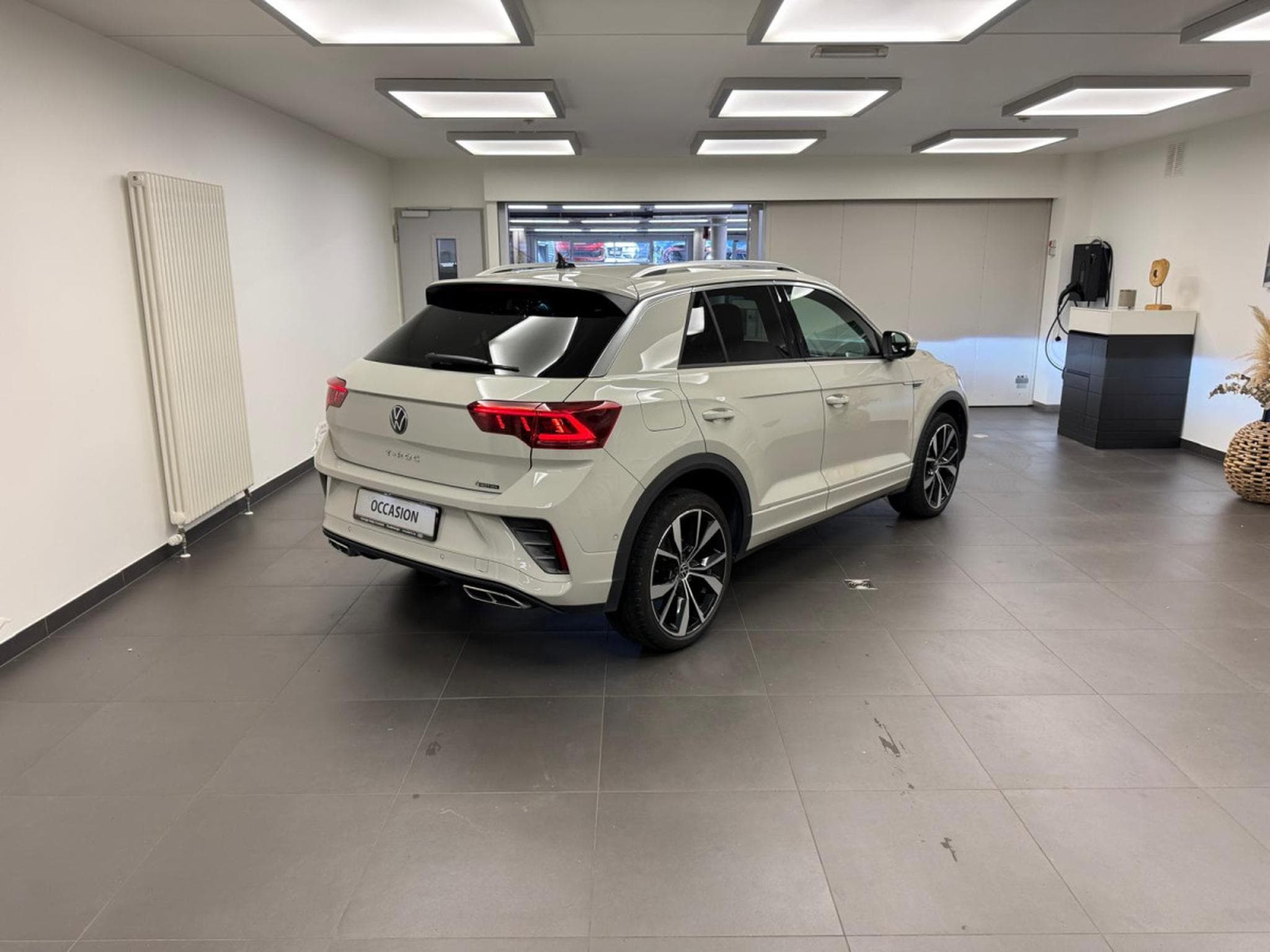 VW T-Roc R-Line 2.0 TSI 190 CV / 140 kW DSG7 4MOTION (2022) - Foto 7