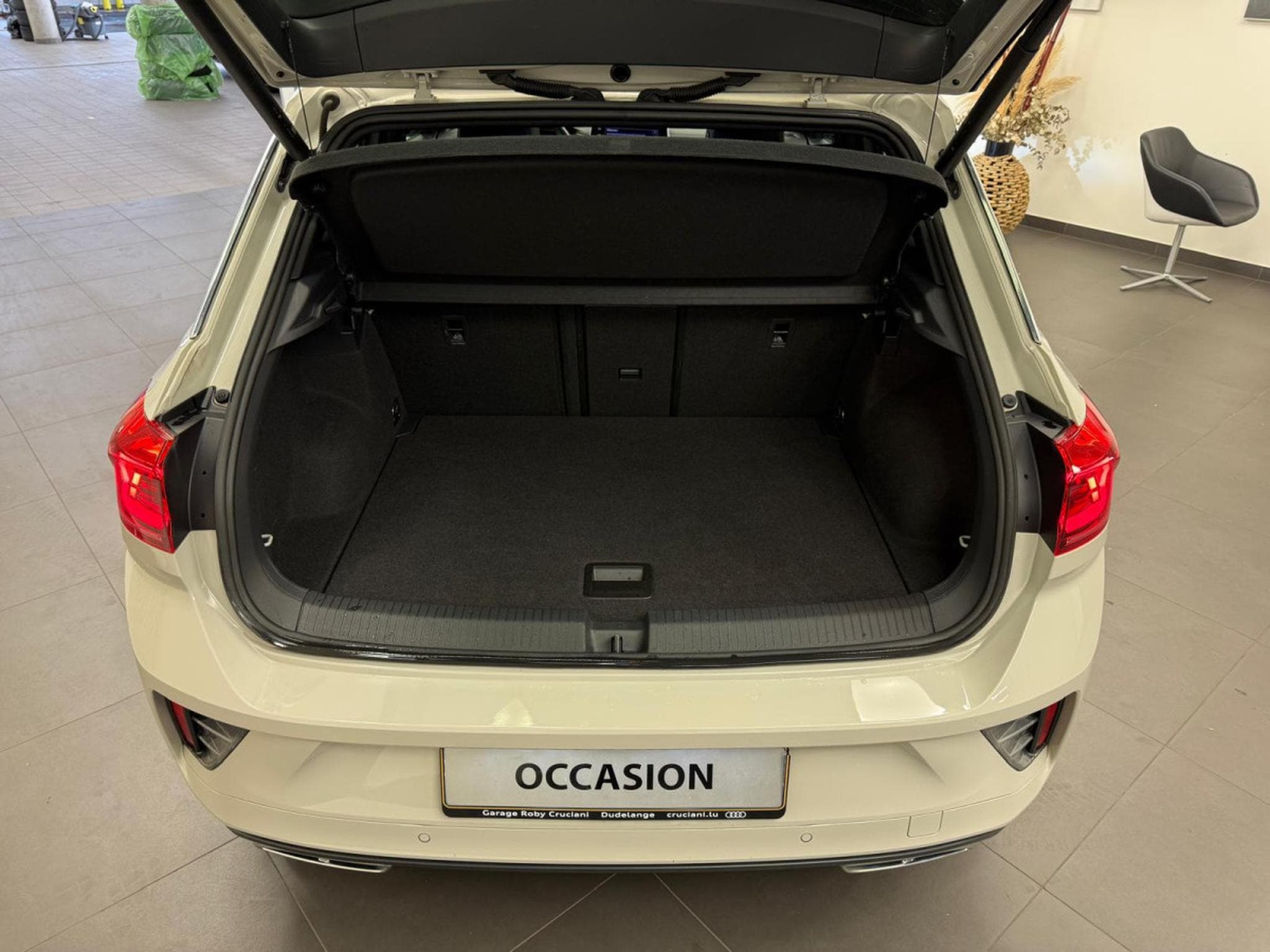 VW T-Roc R-Line 2.0 TSI 190 CV / 140 kW DSG7 4MOTION (2022) - Foto 8