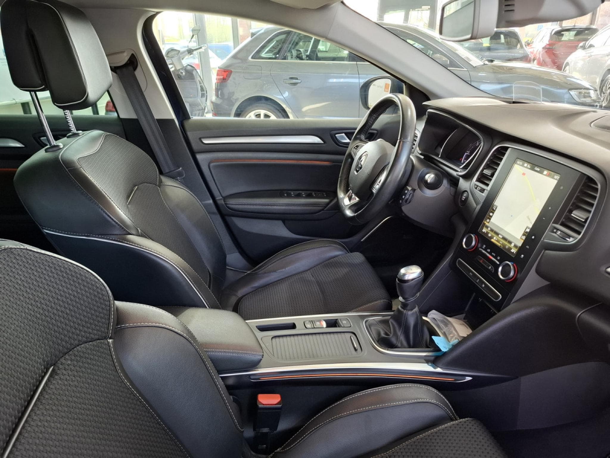 Renault Megane 1.6 DCI 130 BOSE EDITION, 1 HAND, CAMERA, CUIR, DIGITAL COCK (2018) - Foto 6