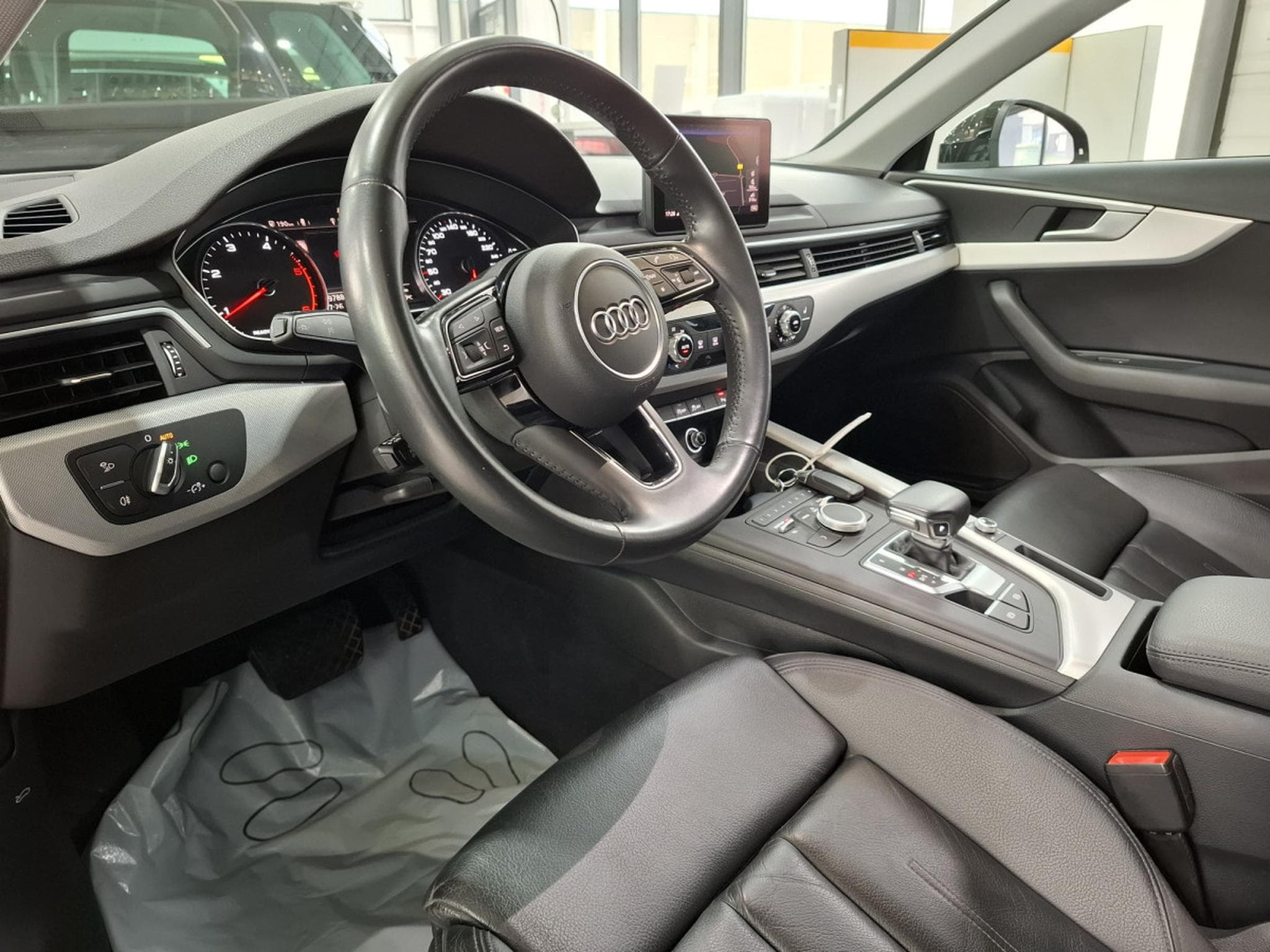 Audi A4 AVANT 2.0 TDI 150 S-TRONIC, EDITION SPORT, NAVI, CUIR, CAMER (2019) - Photo 9