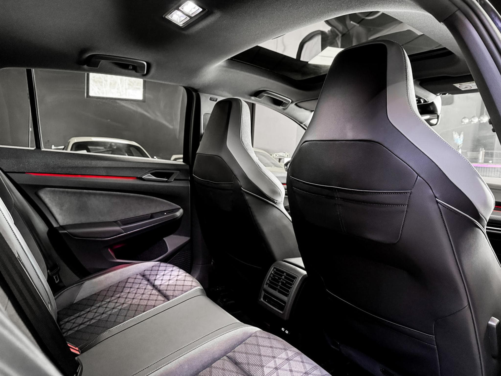 VW Golf 2.0 R Line 4MOTION (2022) - Photo 13