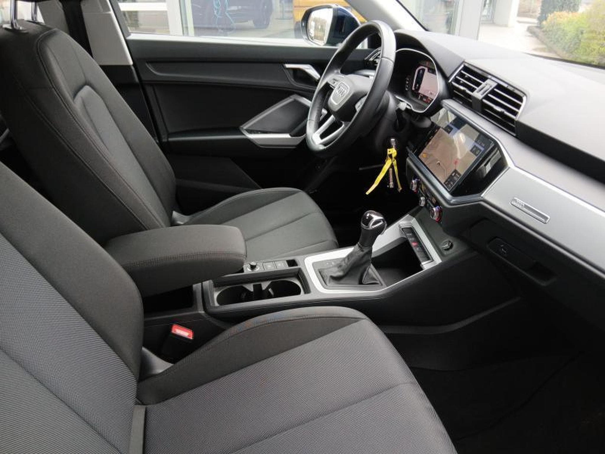 Audi Q3 35 TDI S tronic (2023) - Foto 10