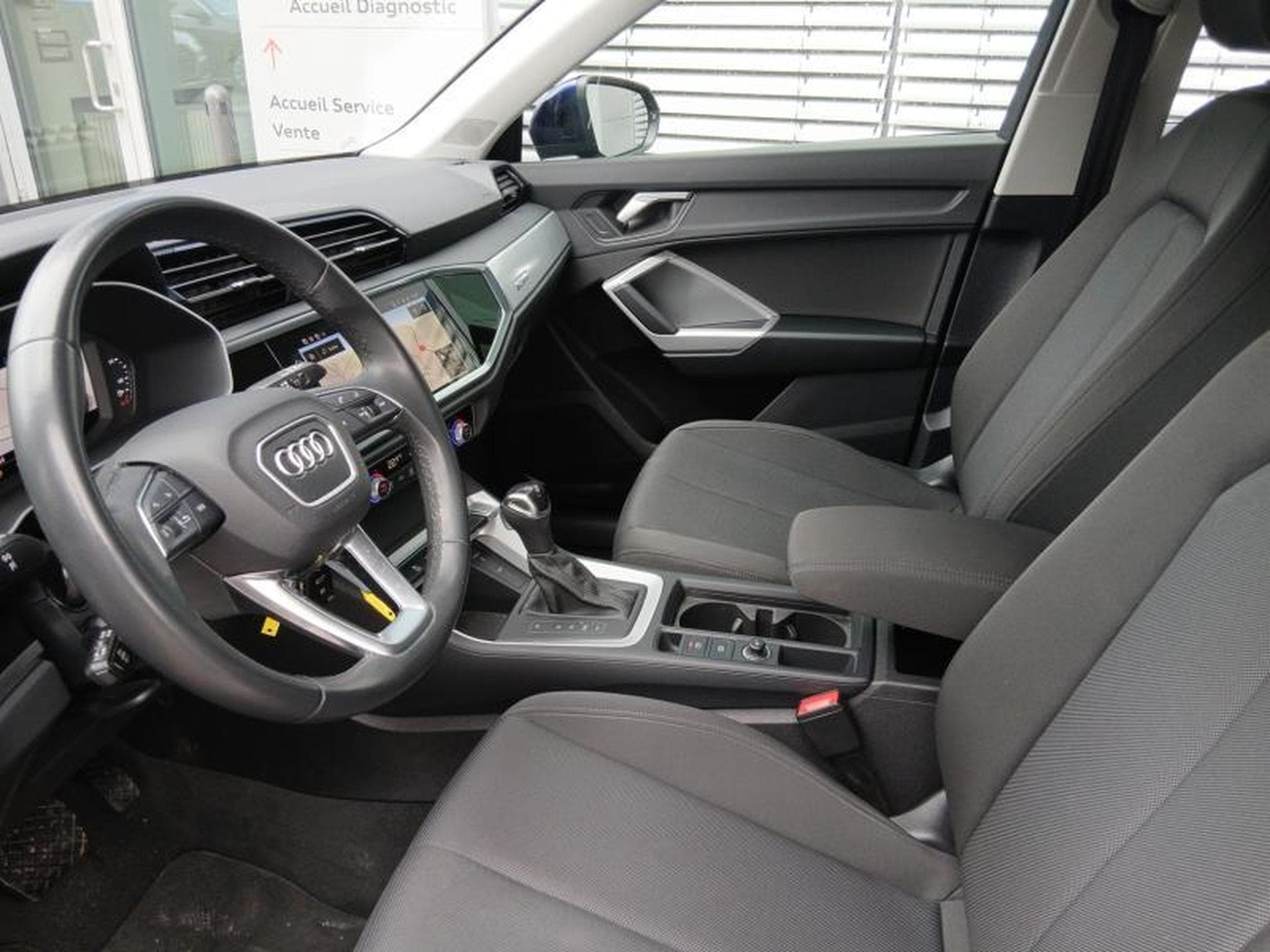 Audi Q3 35 TDI S tronic (2023) - Foto 9