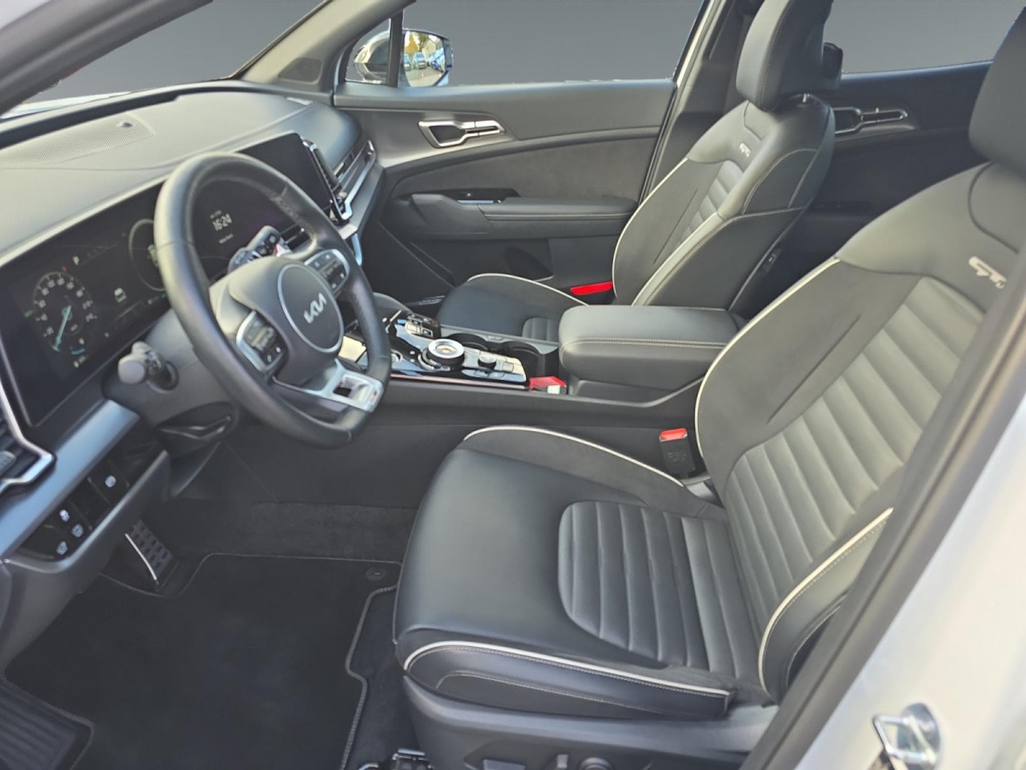 Kia Sportage GT Line HEV (2023) - Photo 14