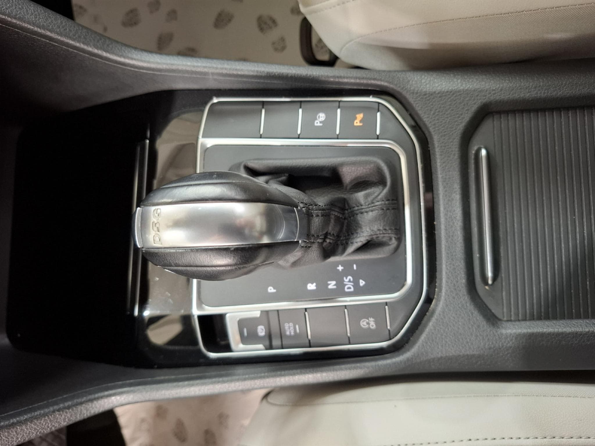 VW Golf 1.4TSI DSG Highline BlueMotion,1Hand,NAVI,CAMERA,PDC,LEDER,L (2015) - Photo 15