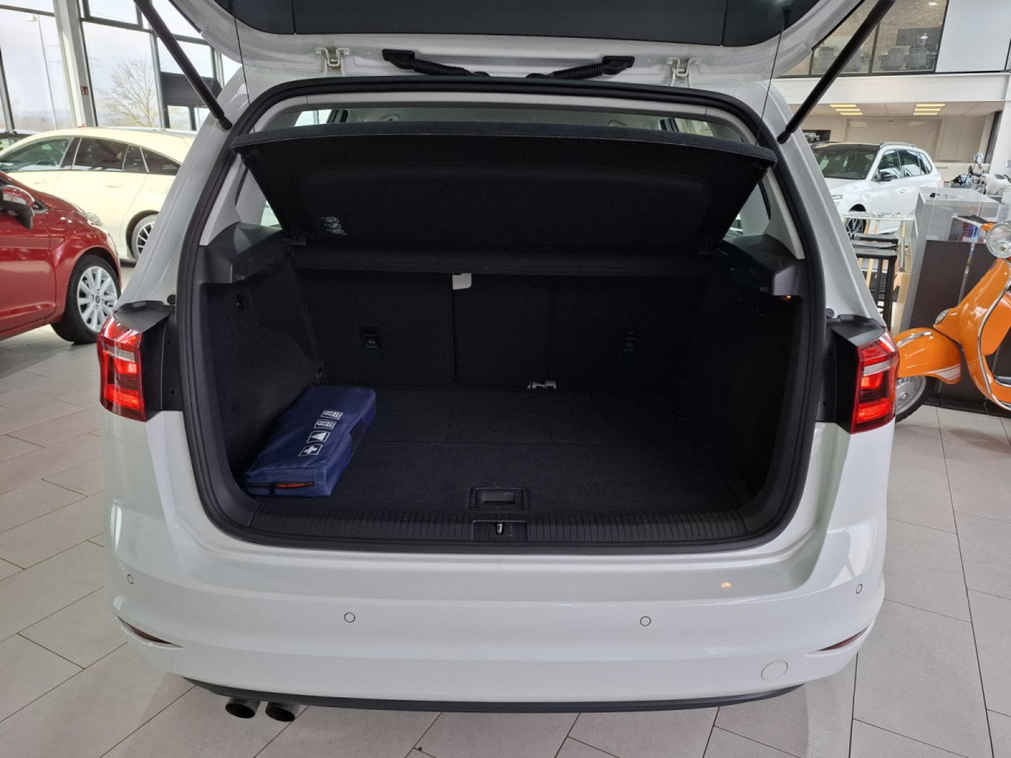 VW Golf 1.4TSI DSG Highline BlueMotion,1Hand,NAVI,CAMERA,PDC,LEDER,L (2015) - Photo 18