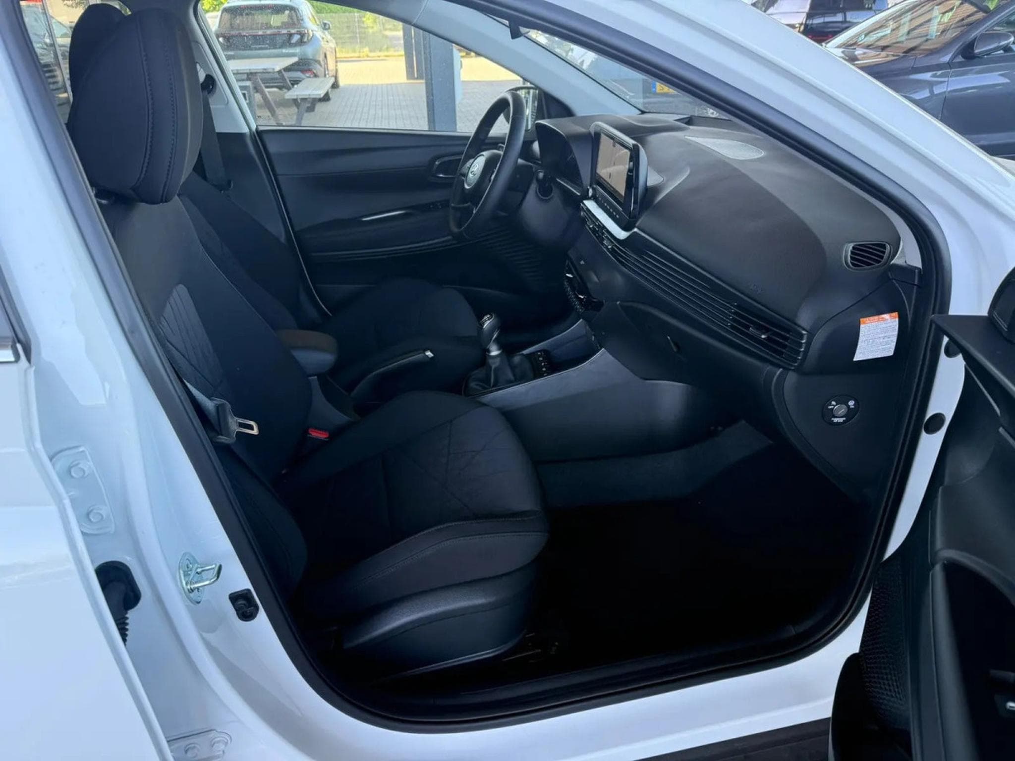 Hyundai Bayon 1.0 T-GDI 101 Premium (2026) - Foto 10