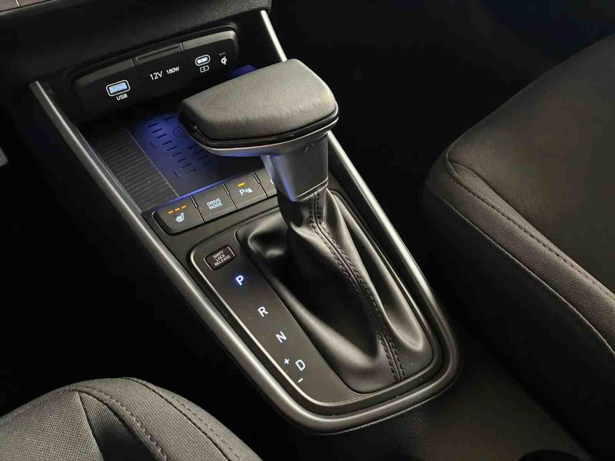 Hyundai Bayon 1.0 T-GDI 101 Premium (2026) - Foto 21