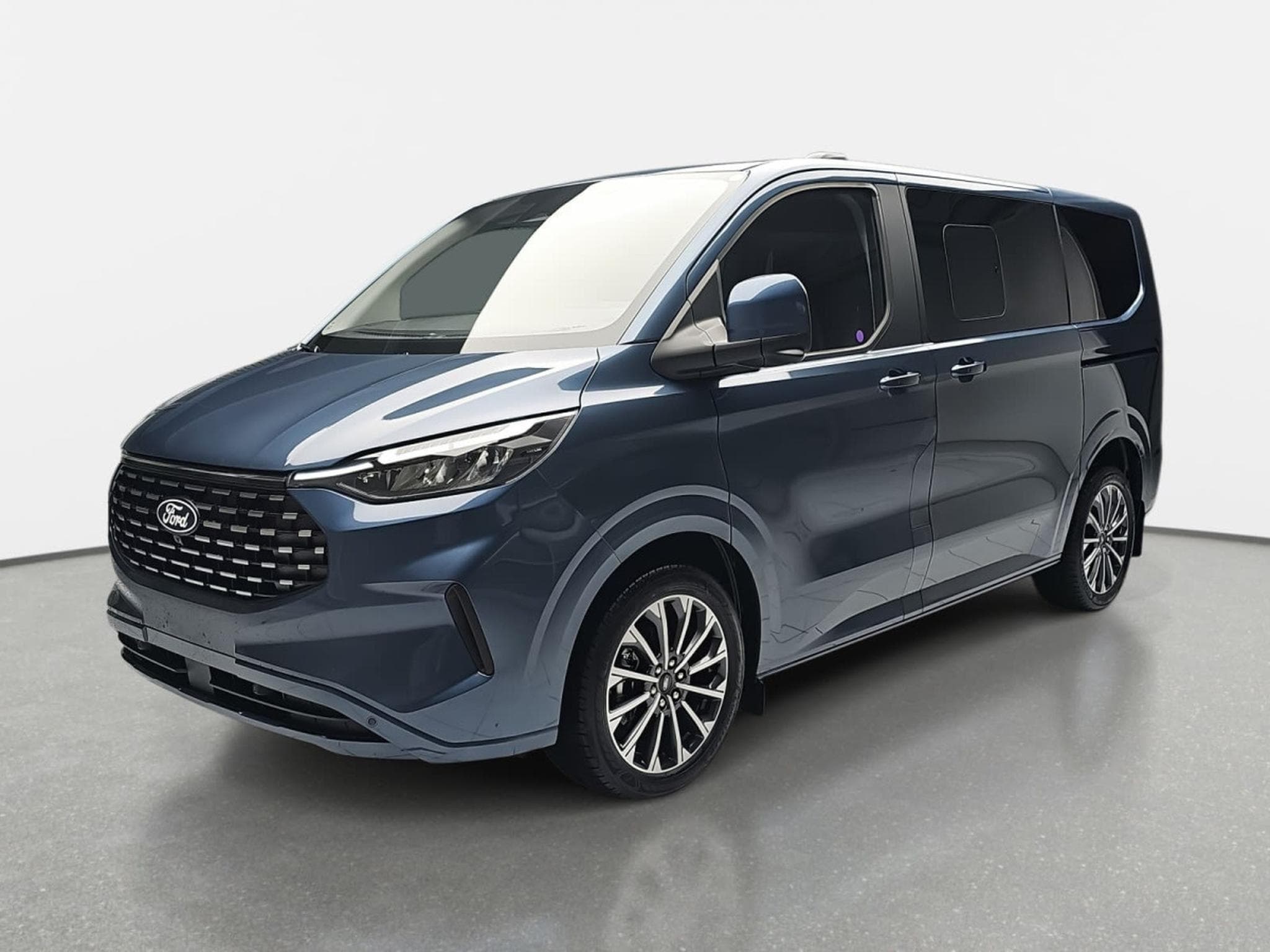 Ford Tourneo 2.0 TDCI ECOBLUE 170 L1 Titanium X (2026) - Foto 2