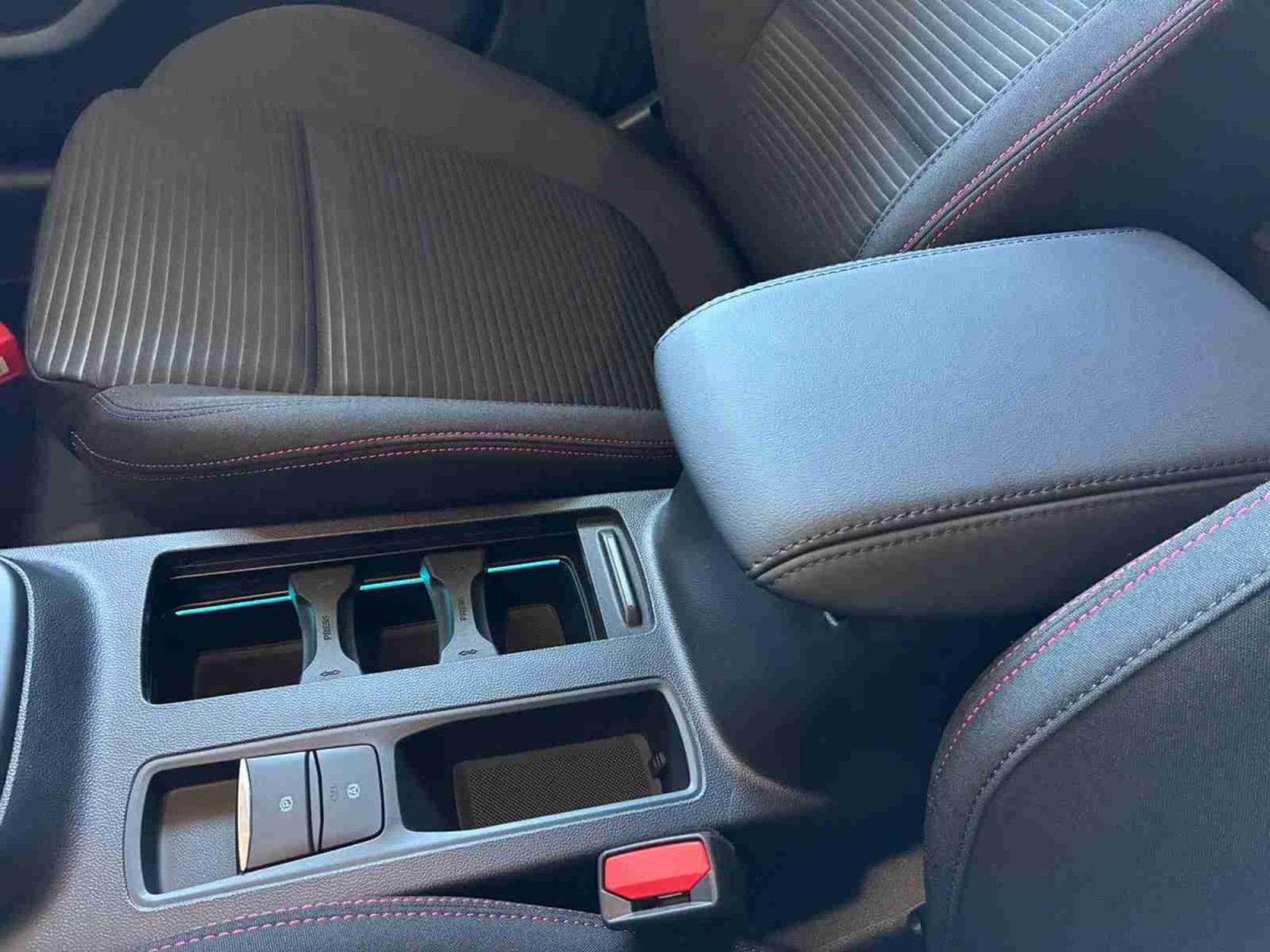 Ford Focus 1.0i Ecoboost 155 AT St-Line X (2025) - Photo 19