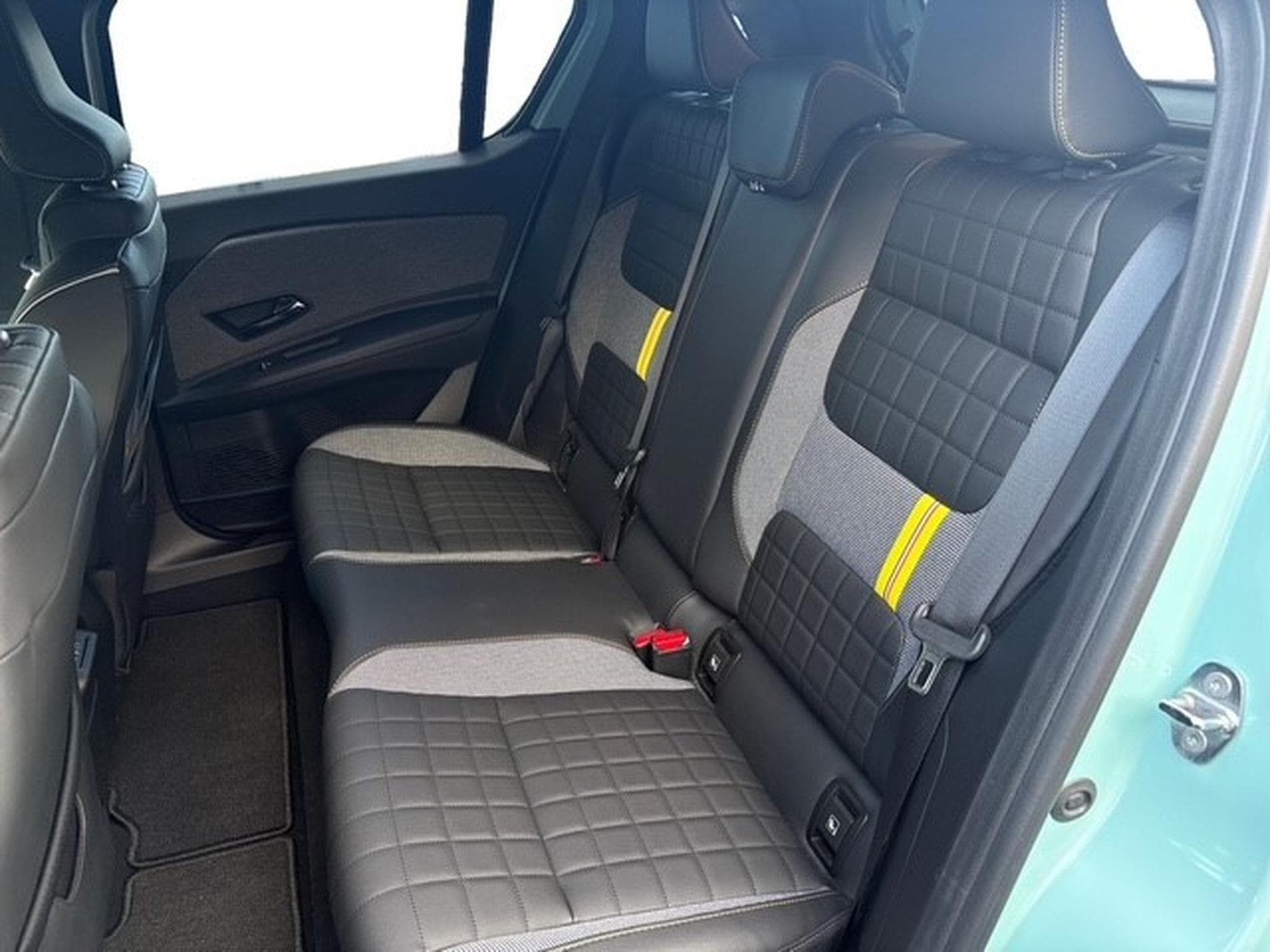 Renault R4 E-Tech iconic 150 hp comfort range (2025) - Photo 7