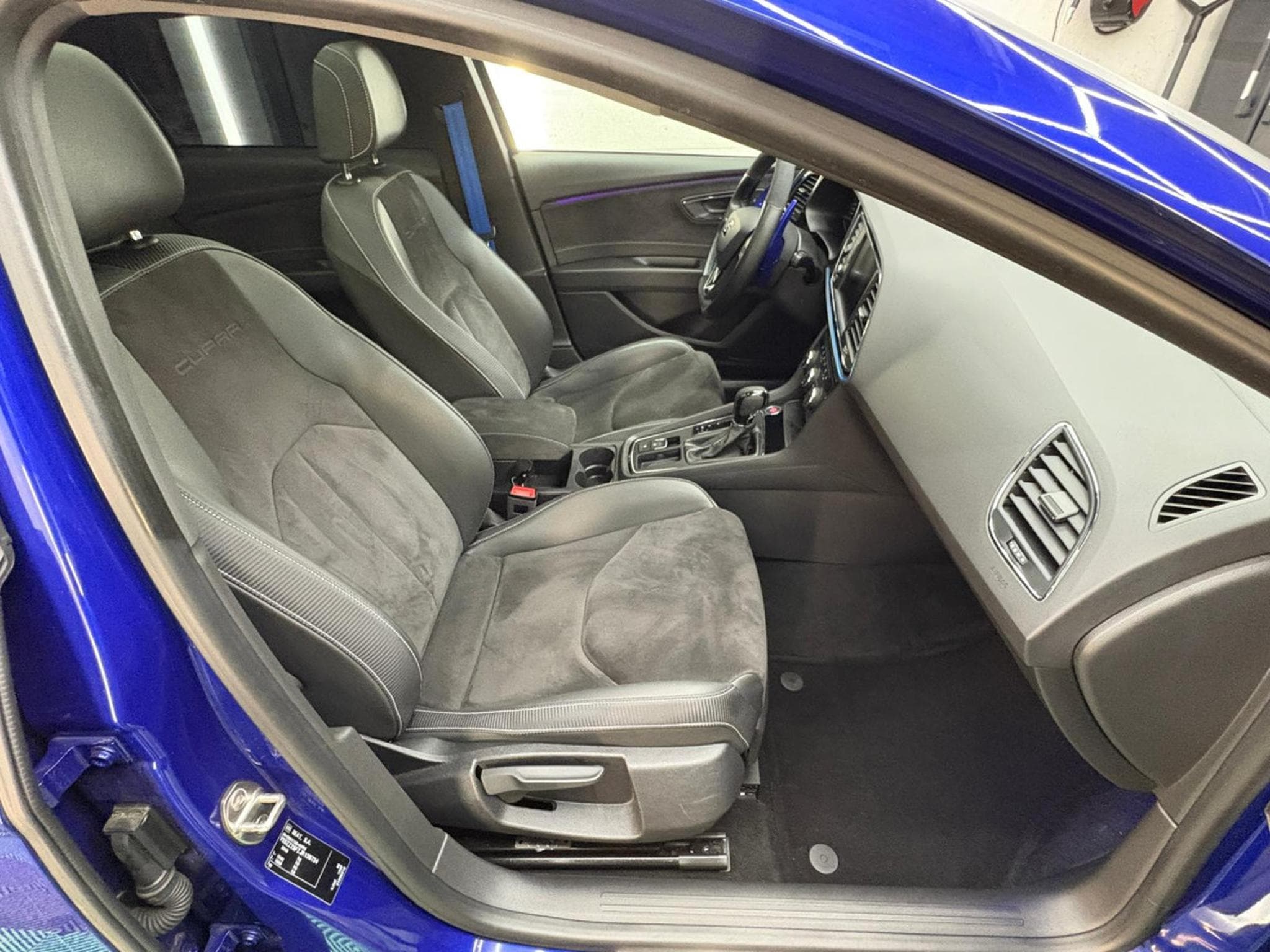 Seat Leon ST CUPRA 2.0 TSI DSG 300 Kamera Pano DCC 19" (2018) - Foto 11