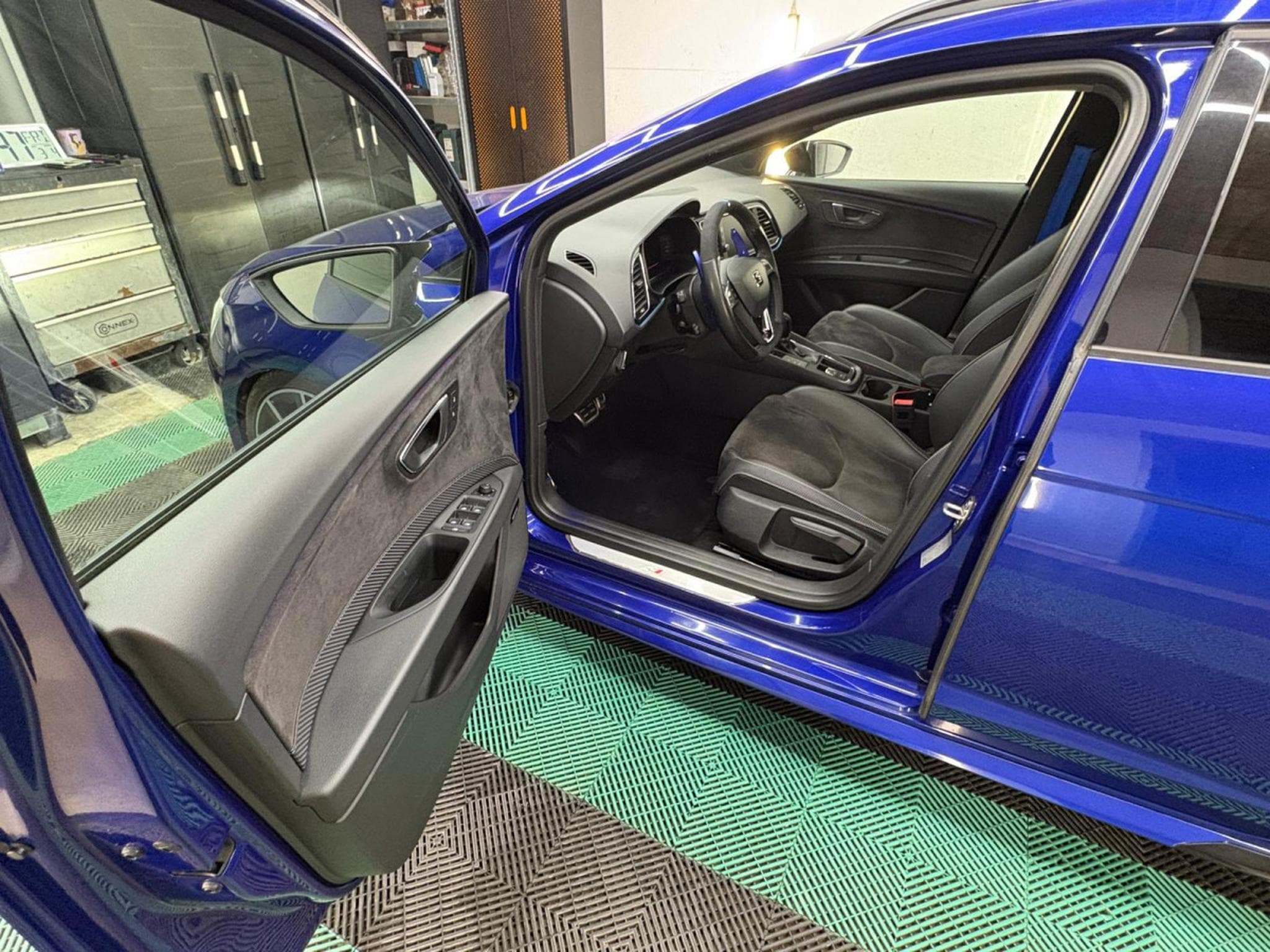 Seat Leon ST CUPRA 2.0 TSI DSG 300 Kamera Pano DCC 19" (2018) - Foto 13