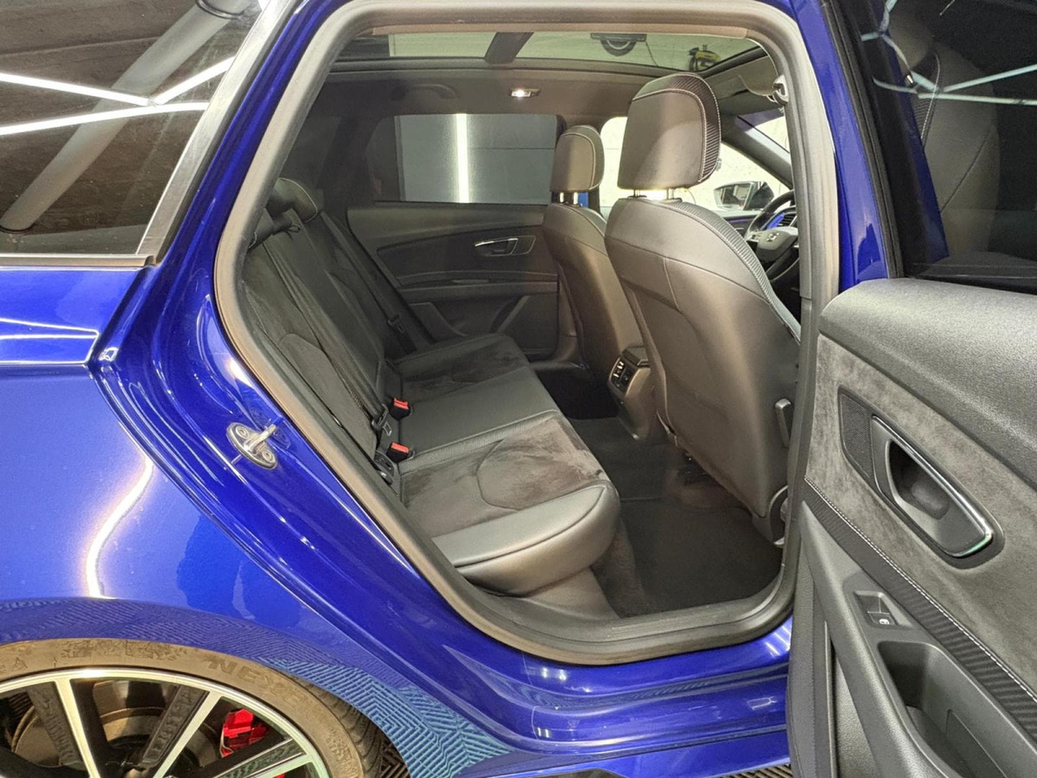 Seat Leon ST CUPRA 2.0 TSI DSG 300 Kamera Pano DCC 19" (2018) - Foto 9