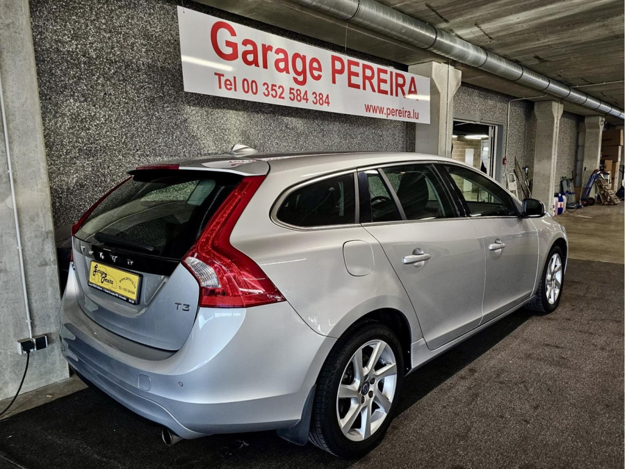 Volvo V60 T3 AUTO NAVI (2015) - Foto 2