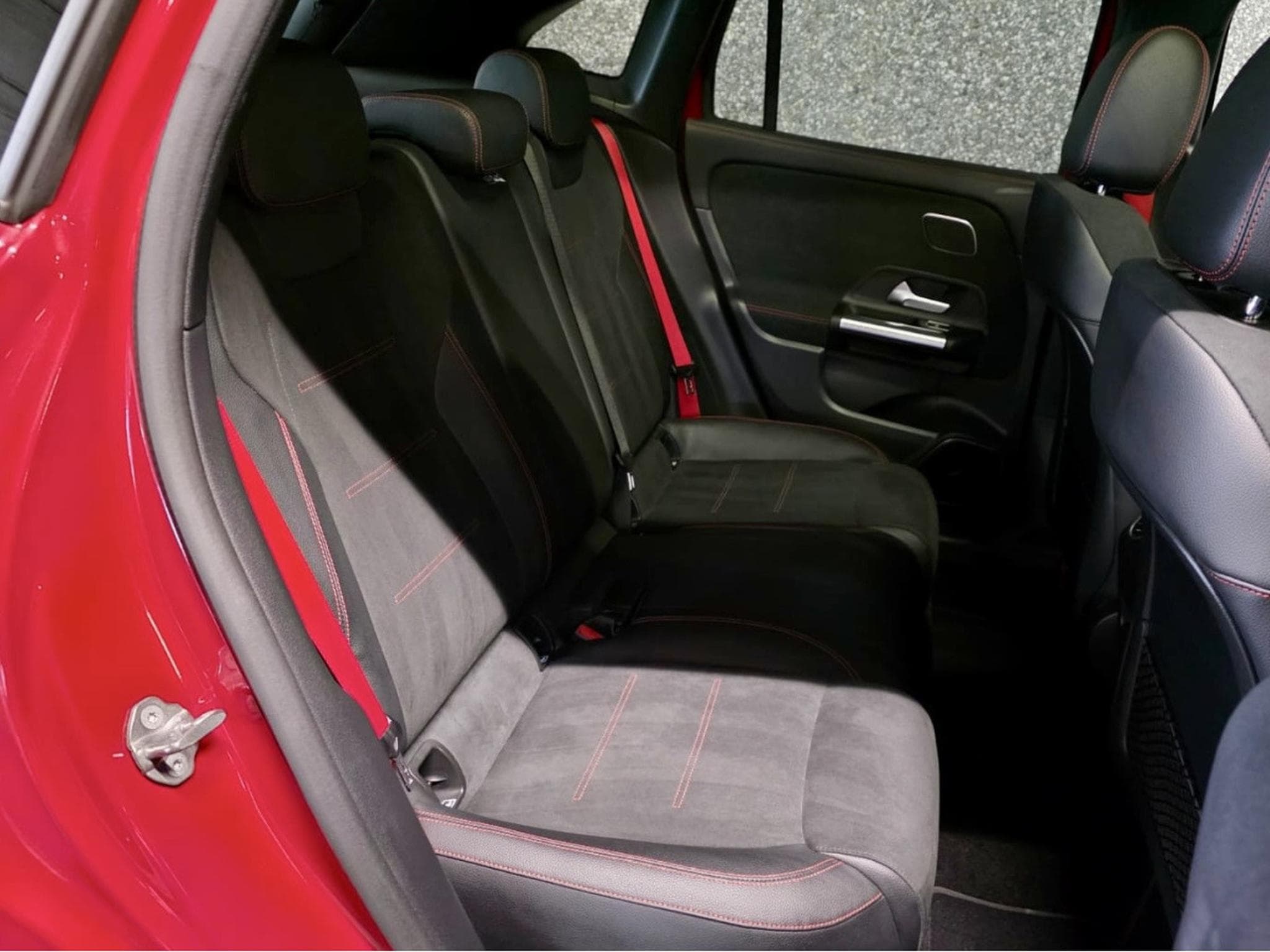 Mercedes GLA 35 AMG 4MATIC PANO CUIR NAVI (2021) - Foto 6