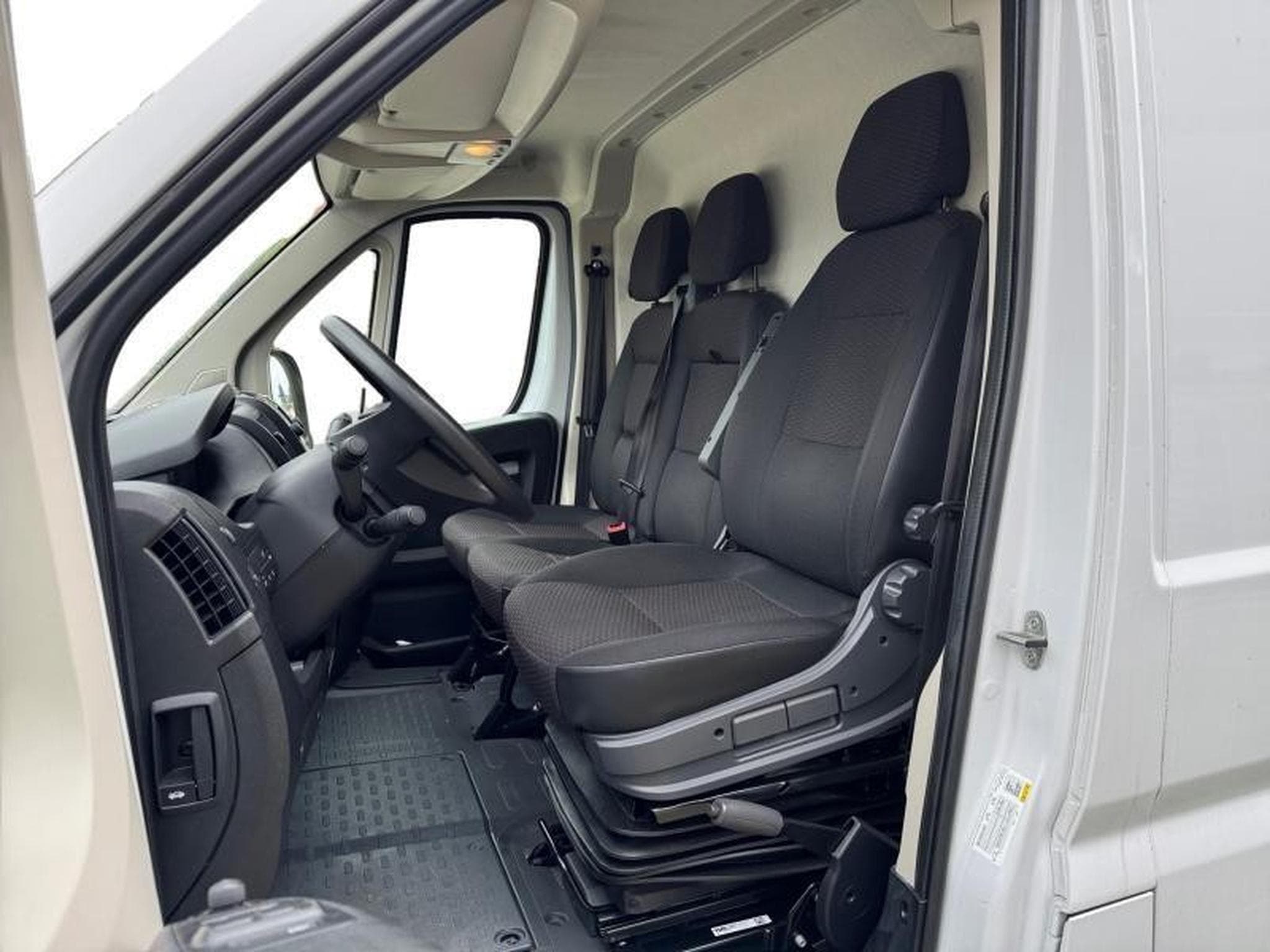 Opel Movano 2.2D L4H3 (2024) - Photo 20