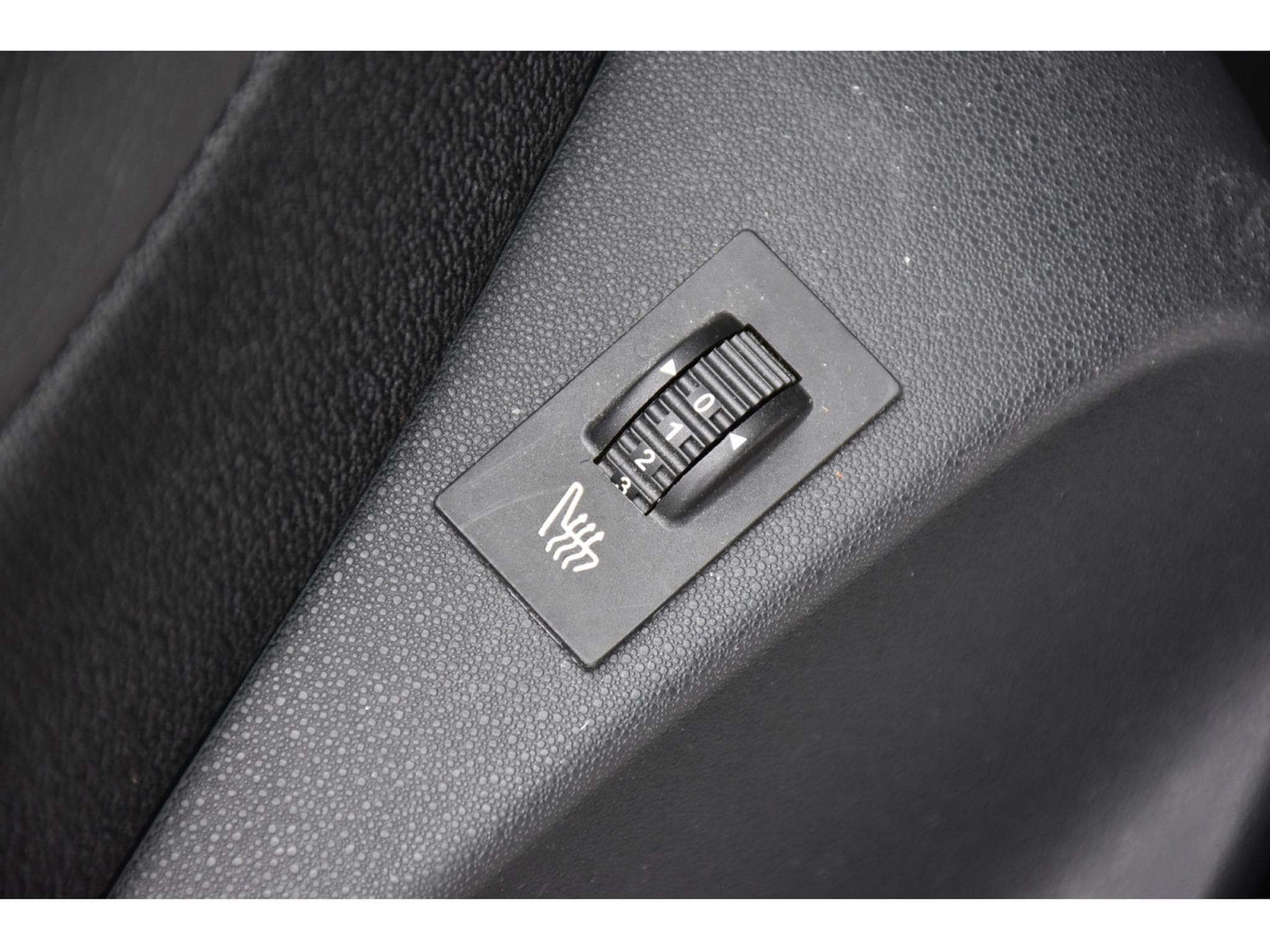 DS Automobiles DS3 1.2 PureTech So Chic Auto. CUIR GPS REGUL CAM 1° MAIN (2019) - Foto 17