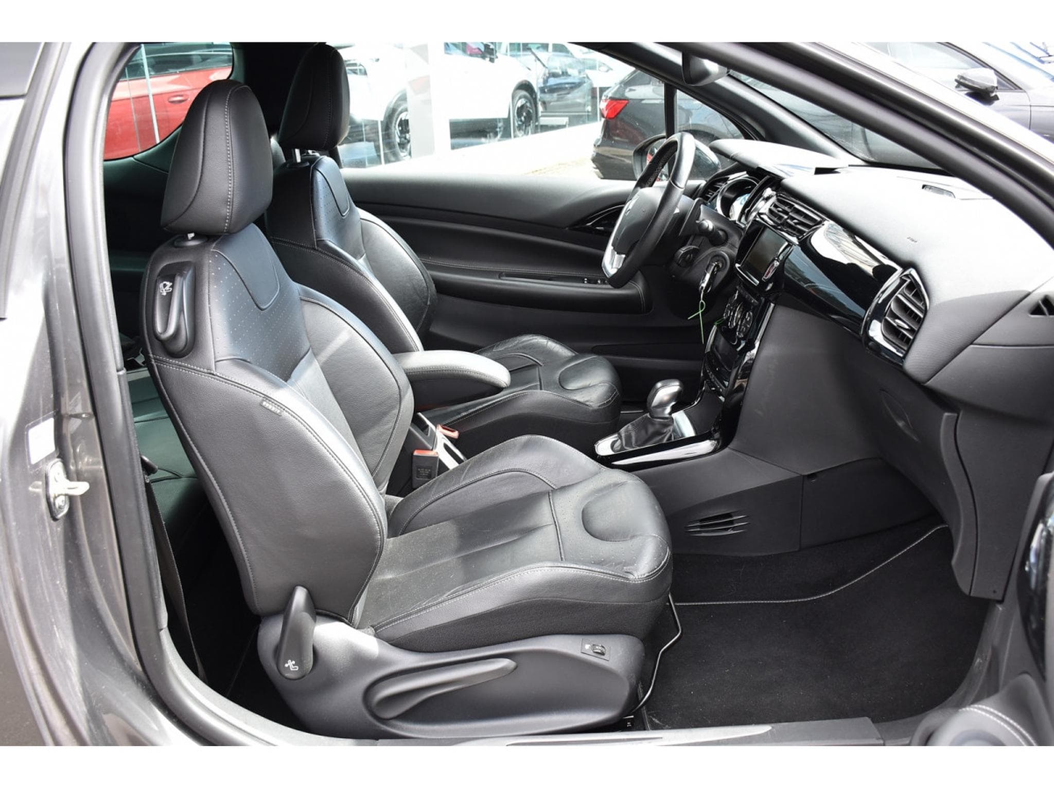 DS Automobiles DS3 1.2 PureTech So Chic Auto. CUIR GPS REGUL CAM 1° MAIN (2019) - Foto 7