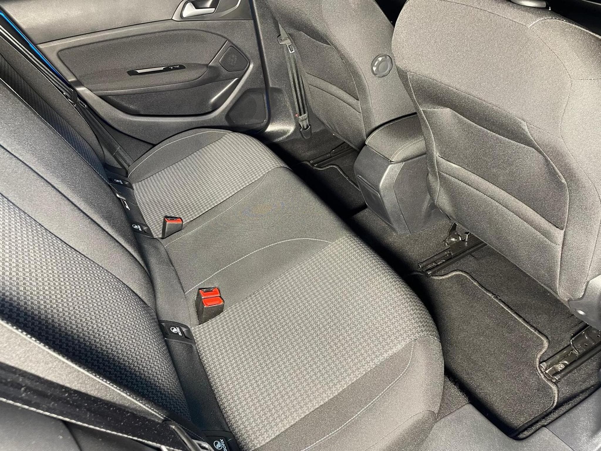 Peugeot 308 1.5 BLUEHDI 130 EAT8 ACTIVE GPS CARPLAY (2021) - Photo 14