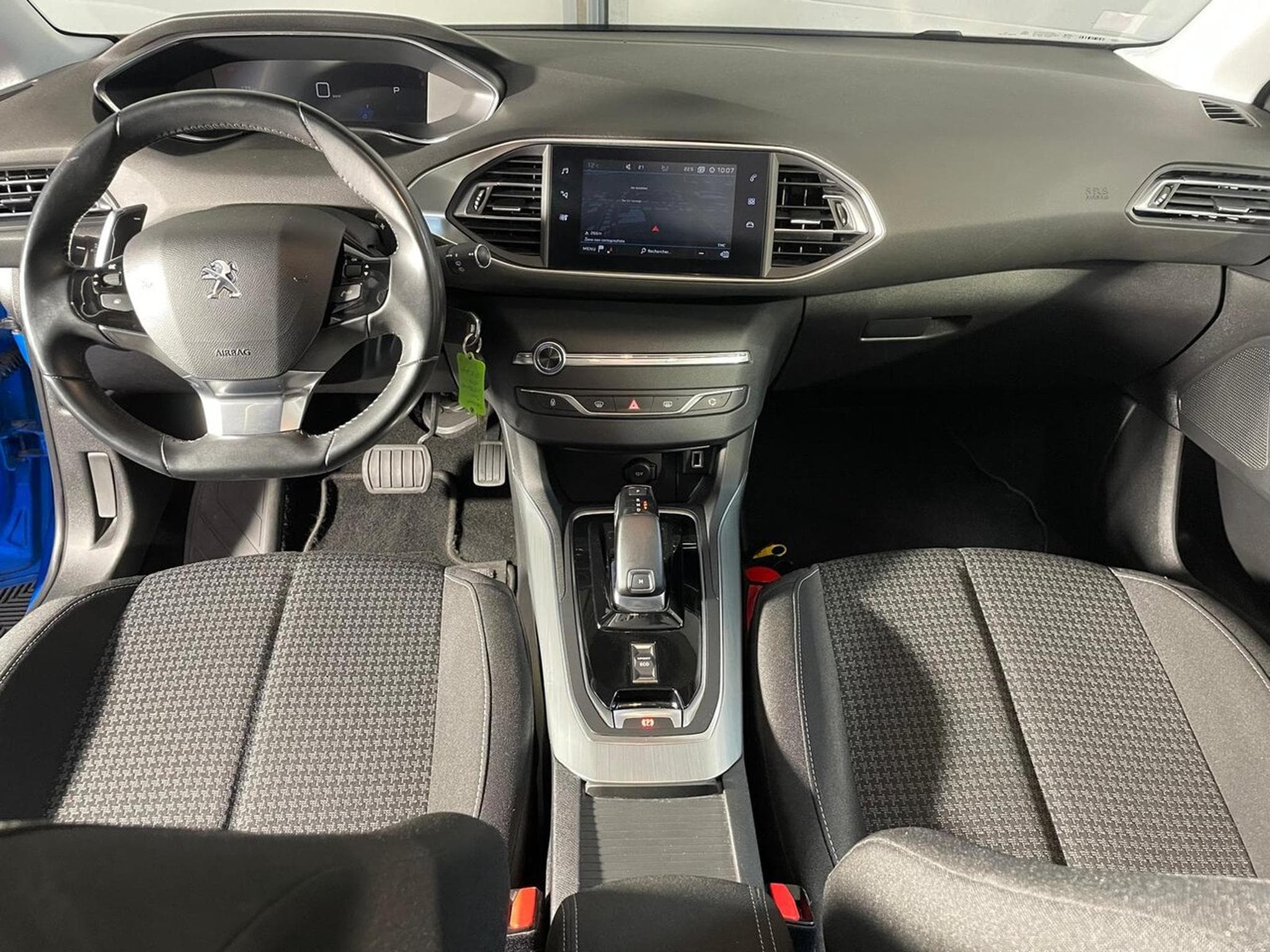 Peugeot 308 1.5 BLUEHDI 130 EAT8 ACTIVE GPS CARPLAY (2021) - Photo 3