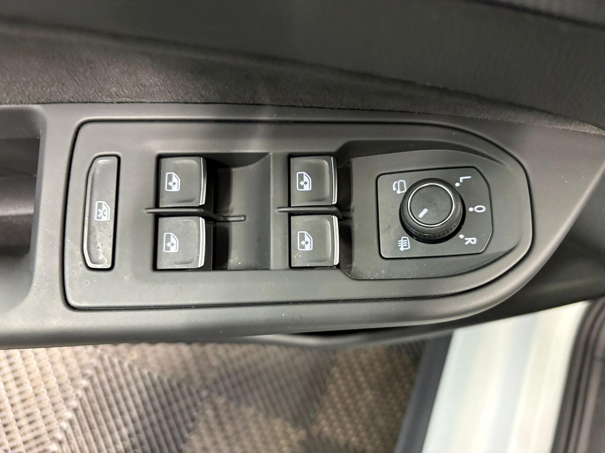 VW Golf GTI 2.0 TSI 265 (2025) - Foto 10