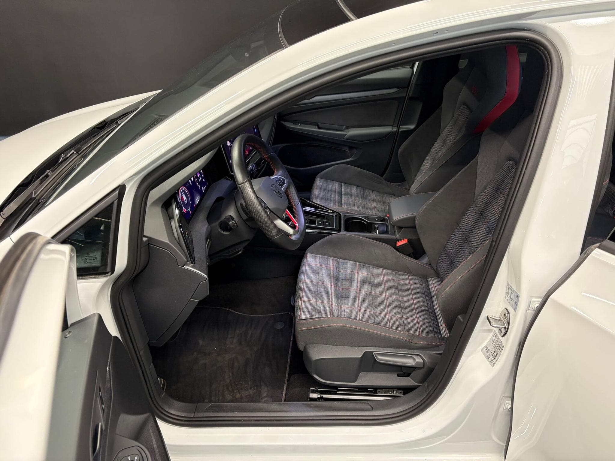 VW Golf GTI 2.0 TSI 265 (2025) - Foto 11