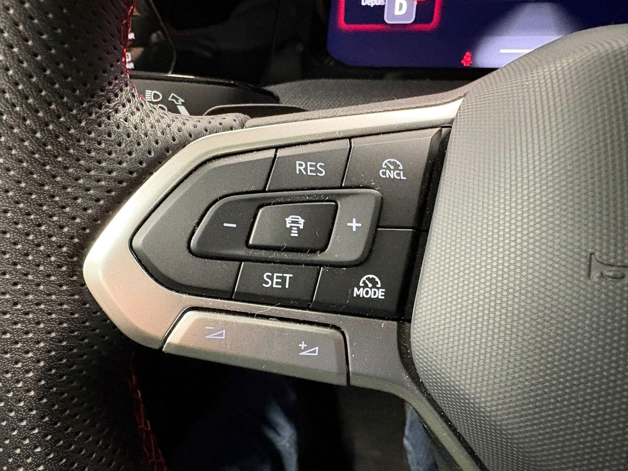 VW Golf GTI 2.0 TSI 265 (2025) - Foto 13