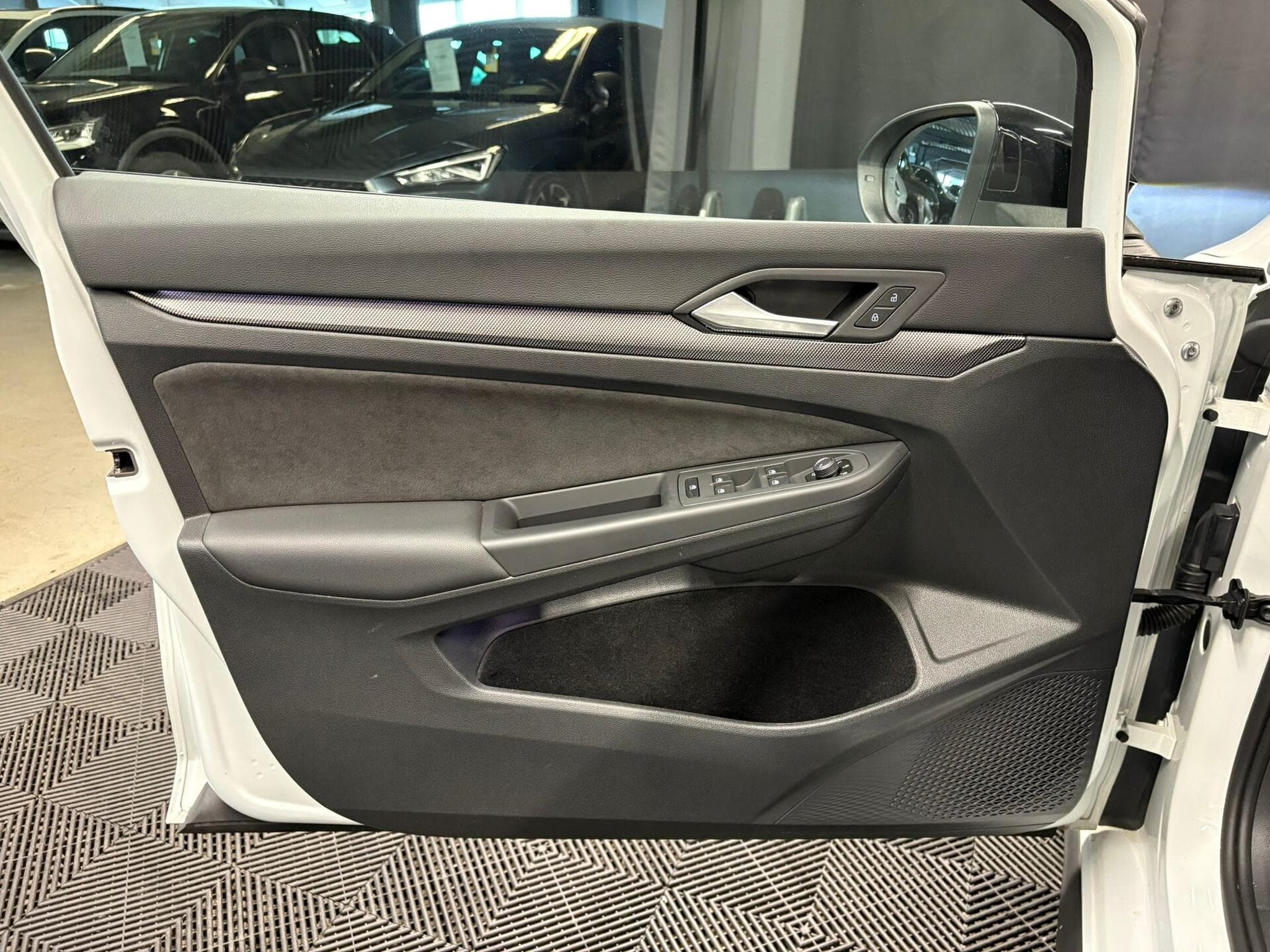 VW Golf GTI 2.0 TSI 265 (2025) - Foto 9