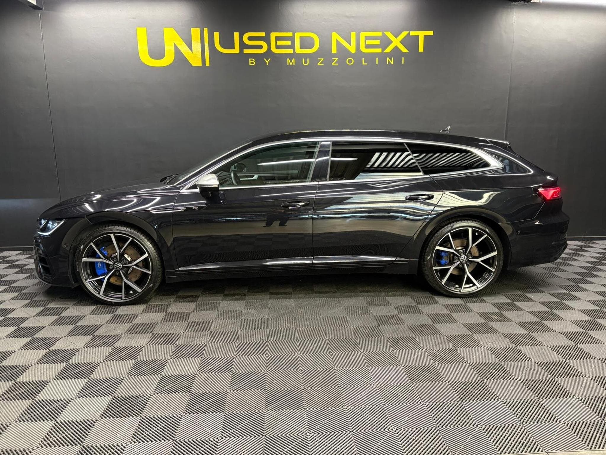 VW Arteon R Shooting Break 4Motion 320cv Camera/HarmanKardon/AppConnec (2023) - Foto 4