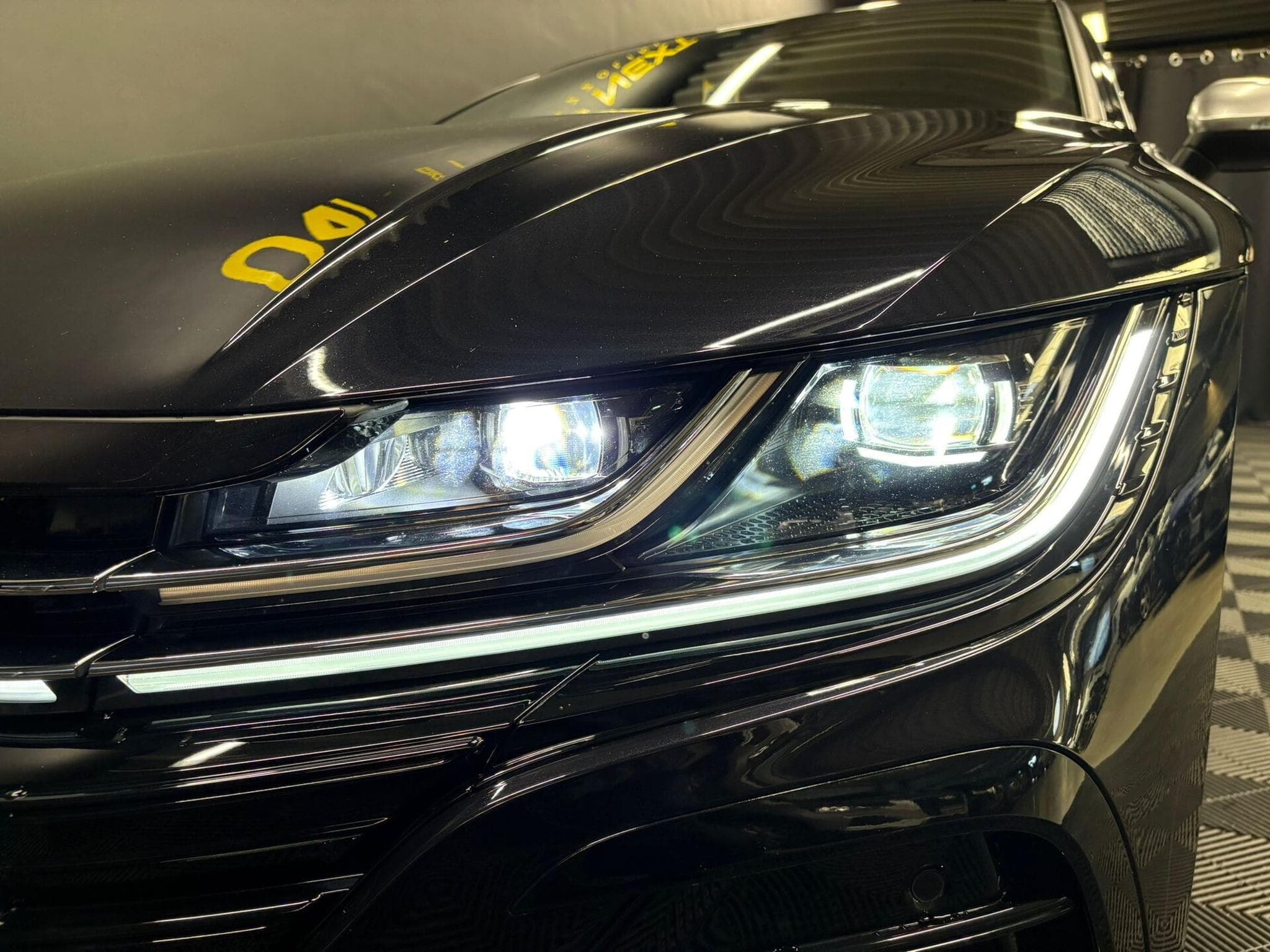 VW Arteon R Shooting Break 4Motion 320cv Camera/HarmanKardon/AppConnec (2023) - Foto 6