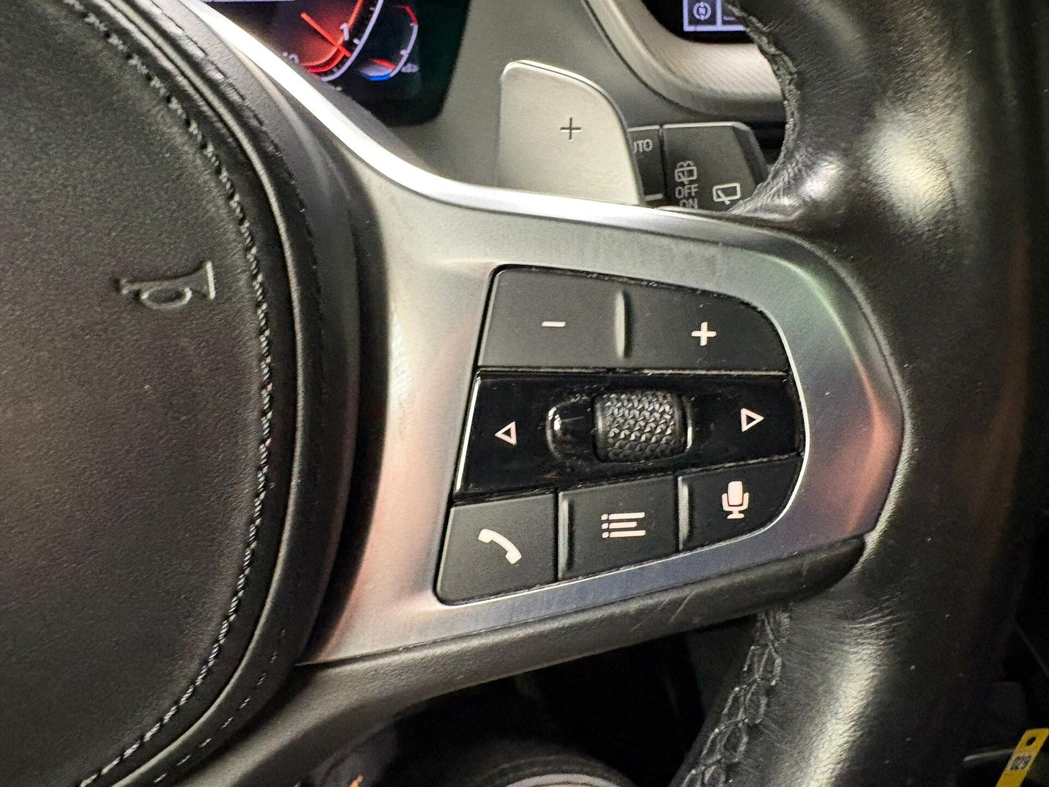 BMW 118 D (2020) - Foto 15