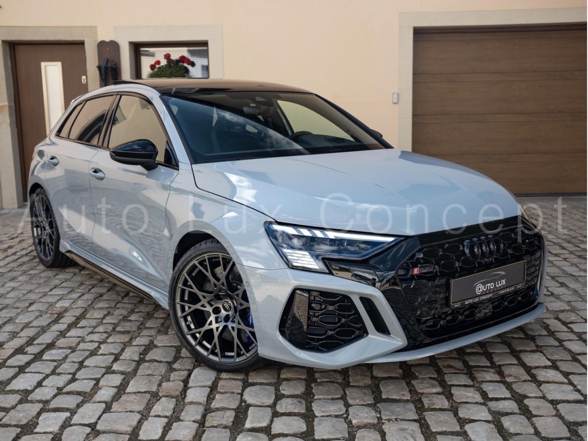 Audi RS3 Sportback Performance Edition 1 OF 300 (2023) - Photo 2